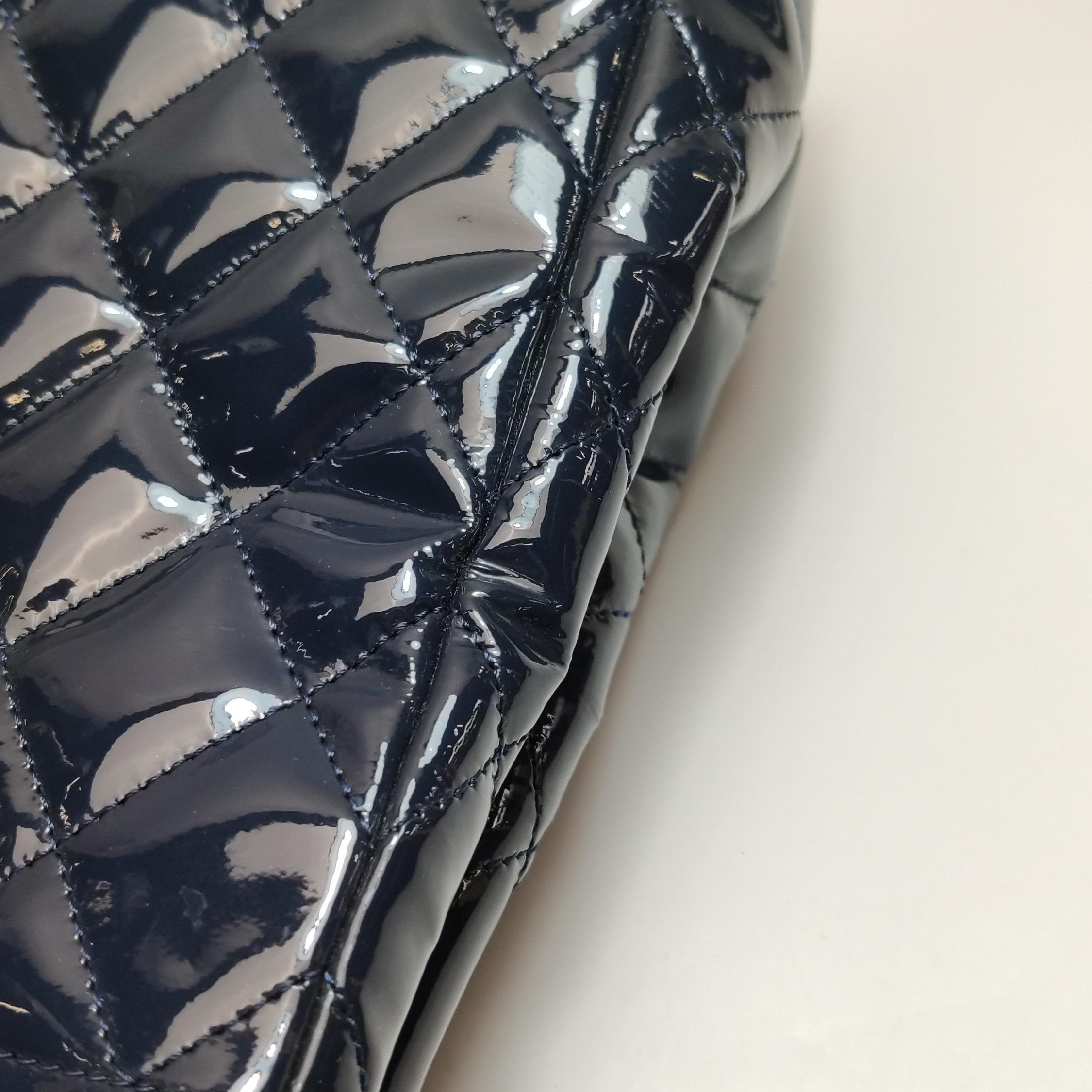 Chanel Coco Chanel Brillo Bolso Pequeño Charol Acolchado Azul Marino Herrajes Plateados 2014-1 en venta 13