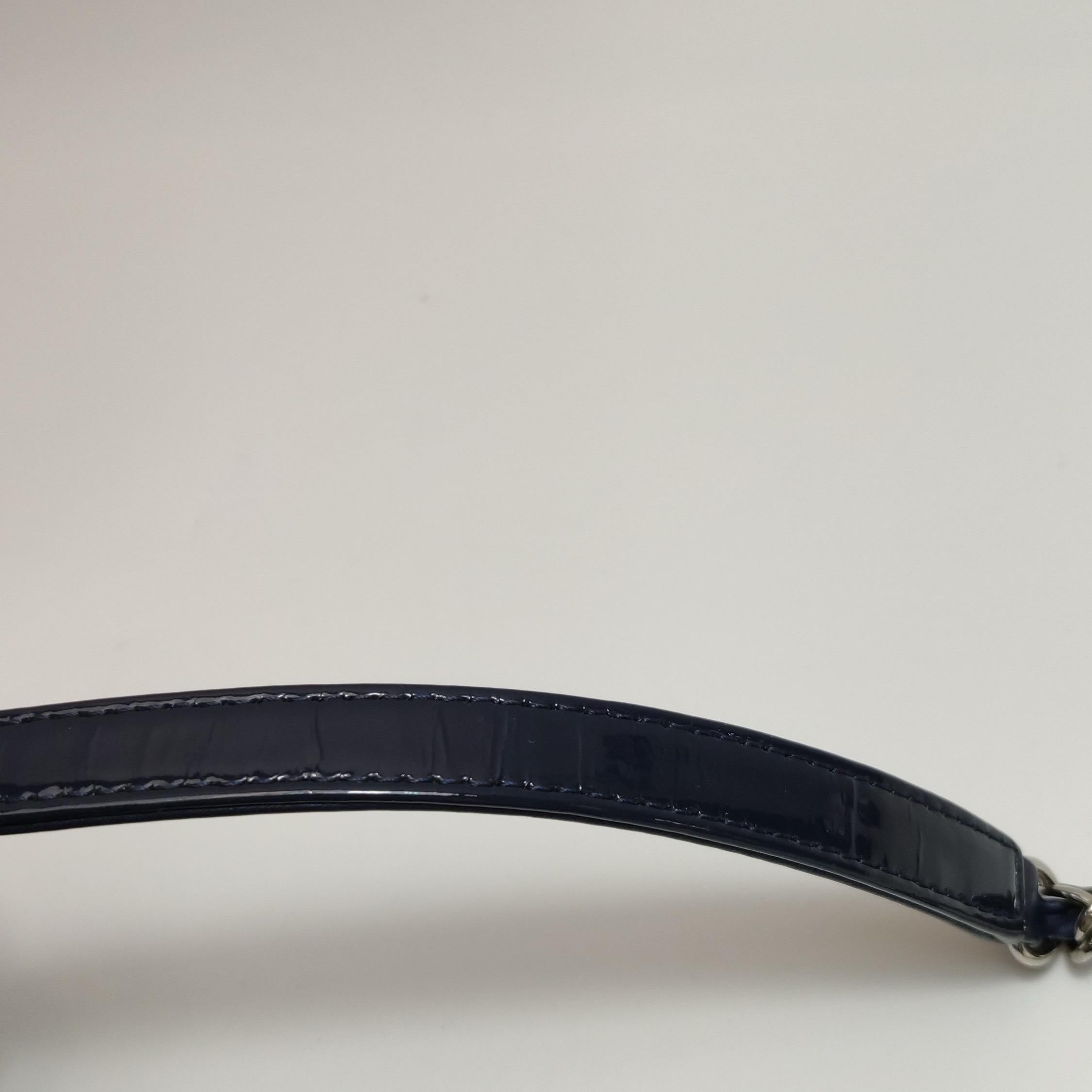 Chanel Coco Chanel Brillo Bolso Pequeño Charol Acolchado Azul Marino Herrajes Plateados 2014-1 en venta 15
