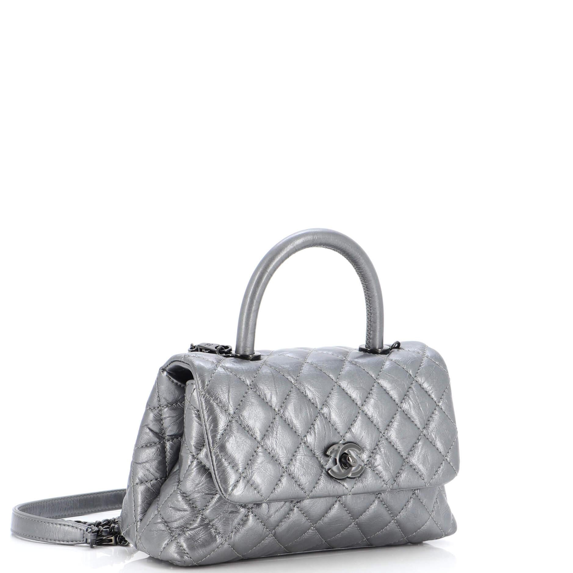 Chanel Coco Top Handle Tasche aus gestepptem gealtertem Kalbsleder Mini im Zustand „Gut“ im Angebot in NY, NY