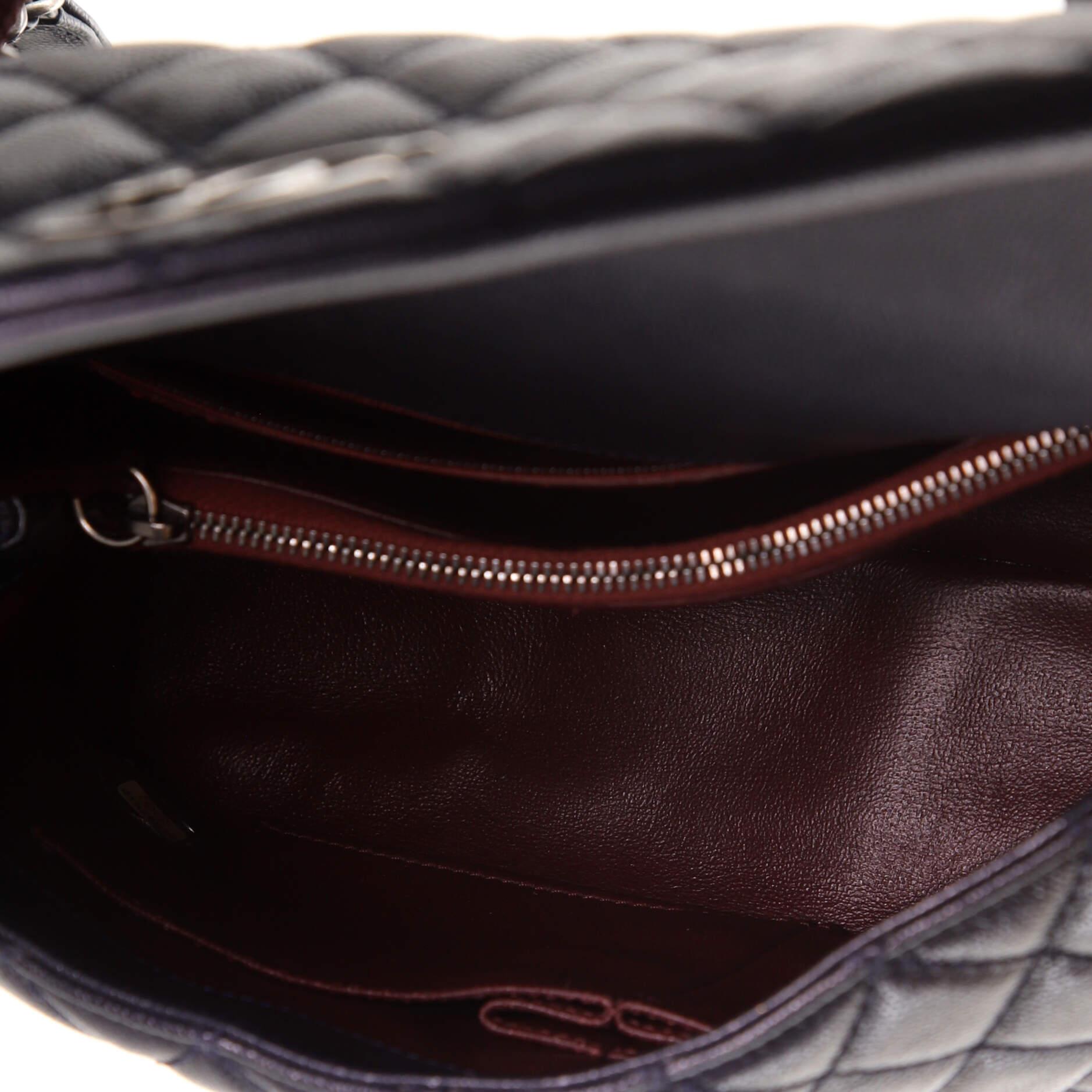 Noir Chanel Coco Sac à poignée supérieure matelassé caviar avec lézard petit modèle