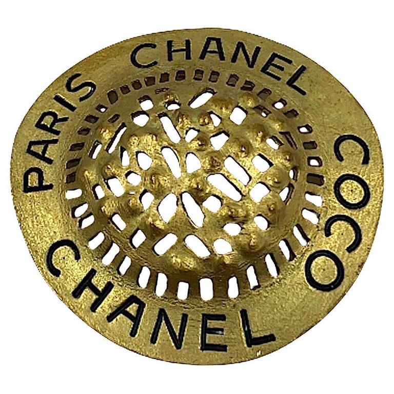 CHANEL COCO Vintage Brooch in Gilt Metal For Sale at 1stDibs