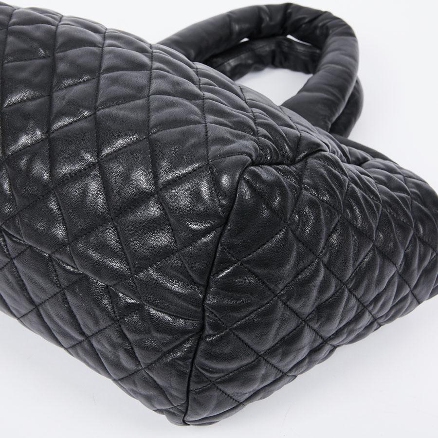 Chanel Cocoon Bag In Black Leather In Excellent Condition In Paris, FR