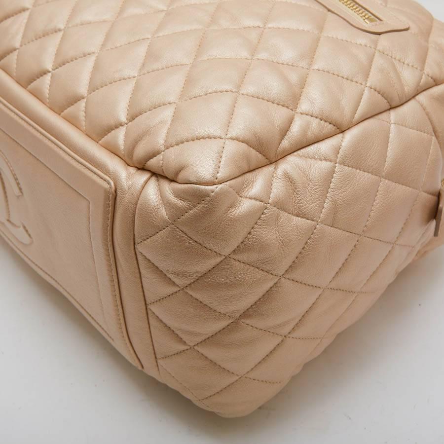 CHANEL 'Cocoon' Bag in Gold Quilted Leather In Good Condition In Paris, FR