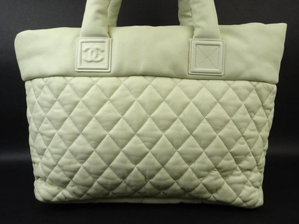 Chanel Cocoon Quilted Caviar 216668 White Leather Tote For Sale 2