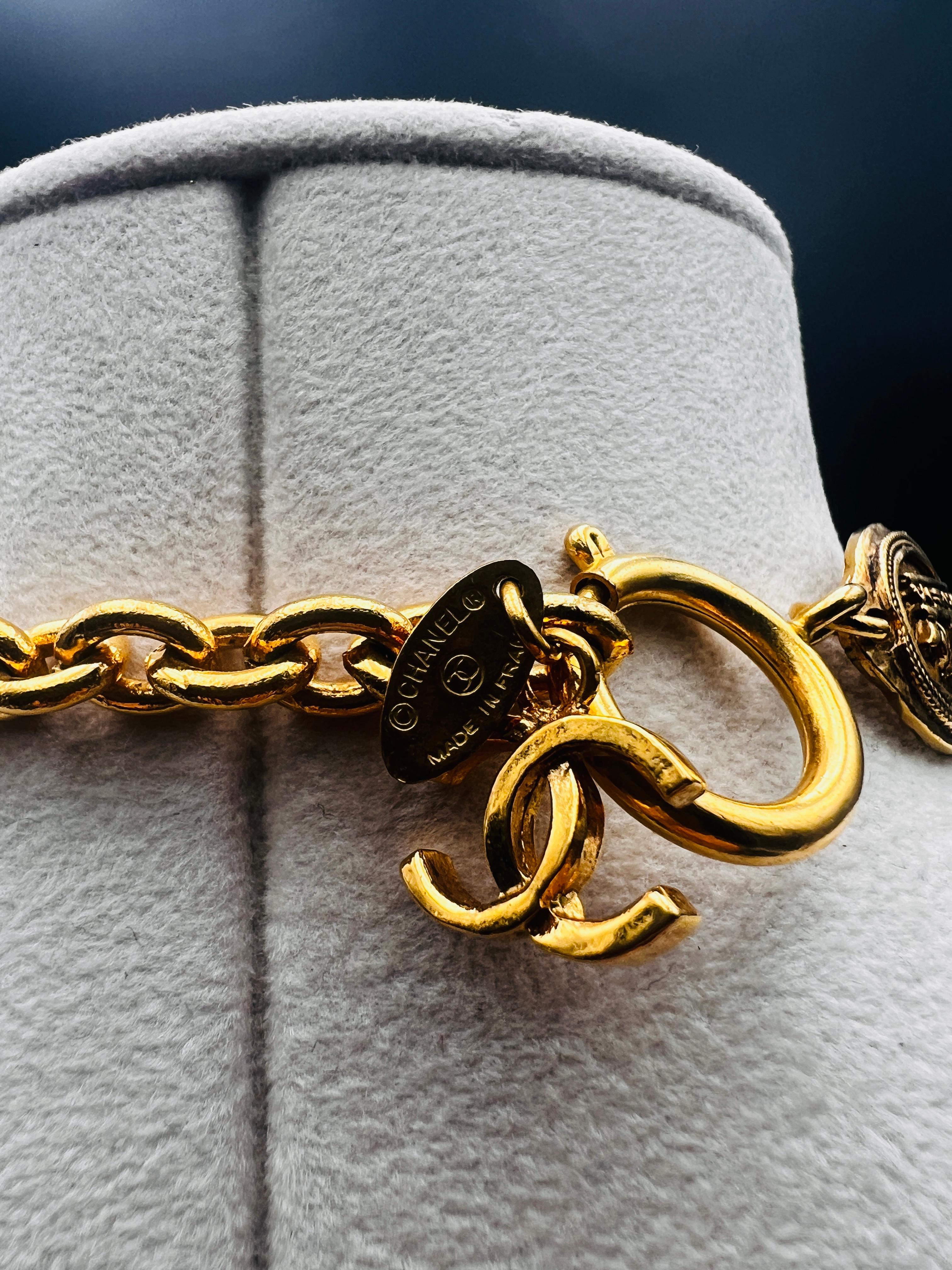 Chanel Collana Coin crown sautoir 1980 Parigi In condizioni buone in vendita a Palm Beach, FL