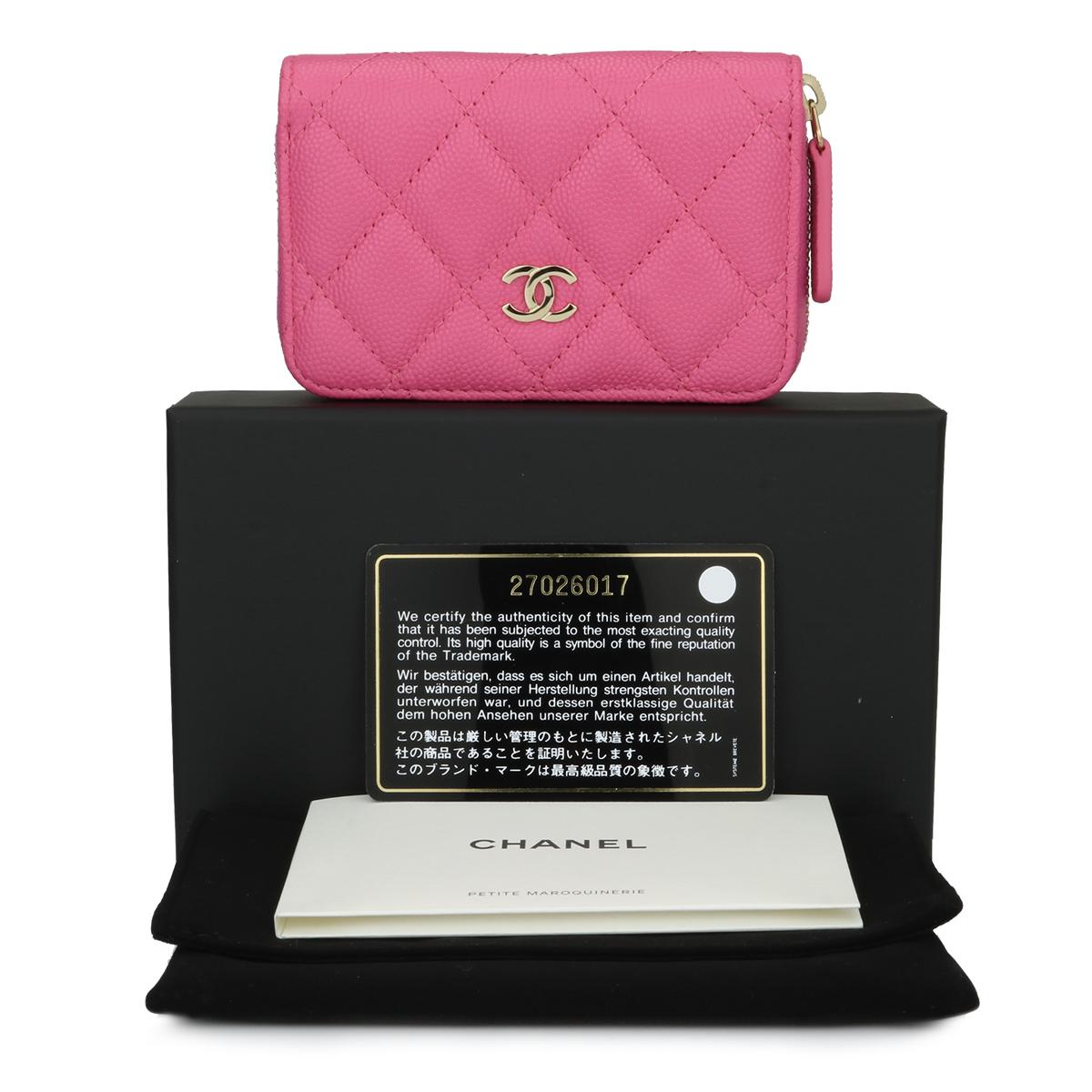 Authentic CHANEL Classic Coin Purse/ Small Zip Wallet Pink Caviar with Light Gold Hardware 2018.

This stunning zippy wallet is in a brand new condition, the wallet still holds its original shape, and the hardware is still very shiny.

Exterior