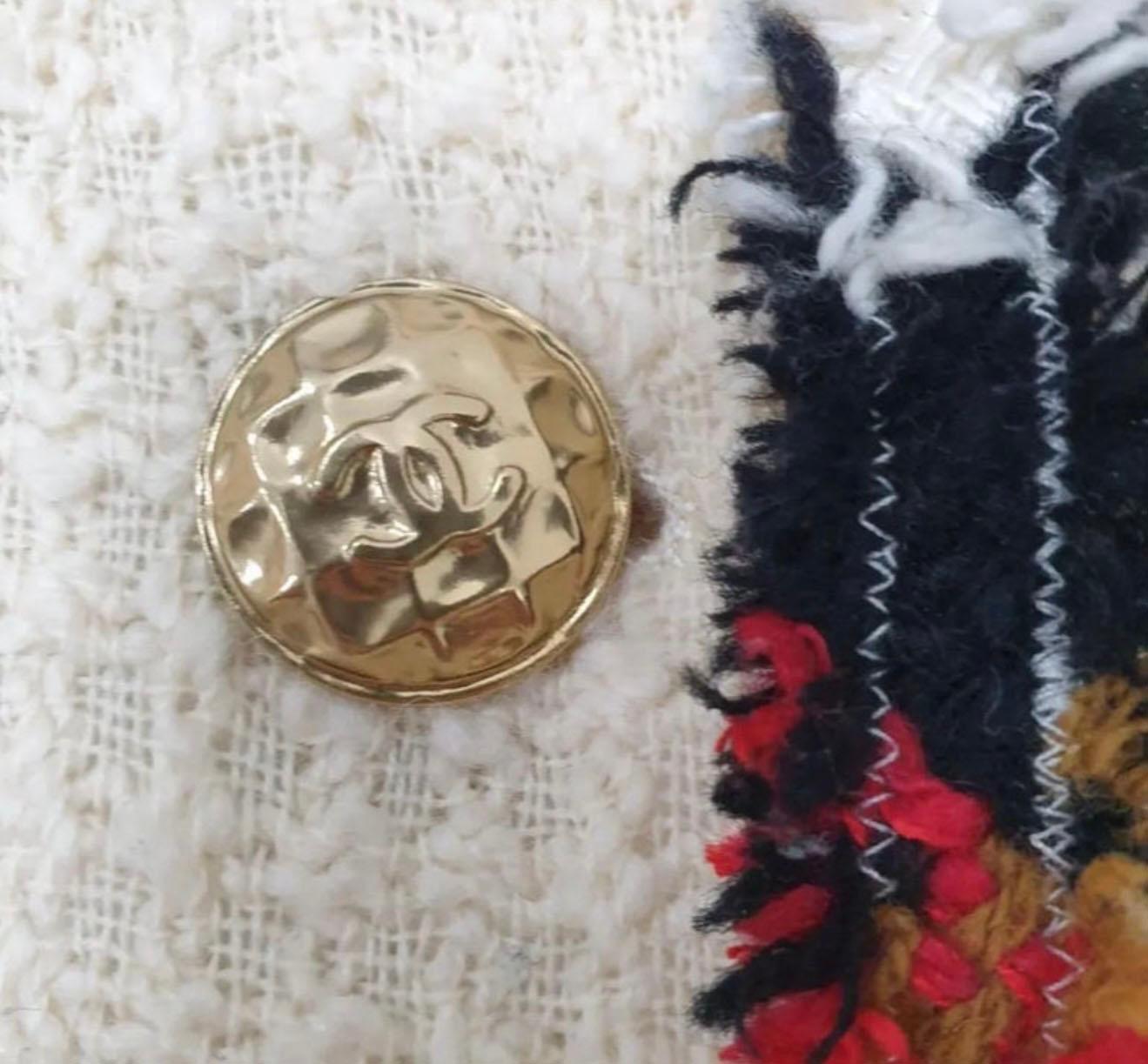 Chanel Collectible 2007 Fall Ecru Tweed Jacket 38 FR For Sale 3