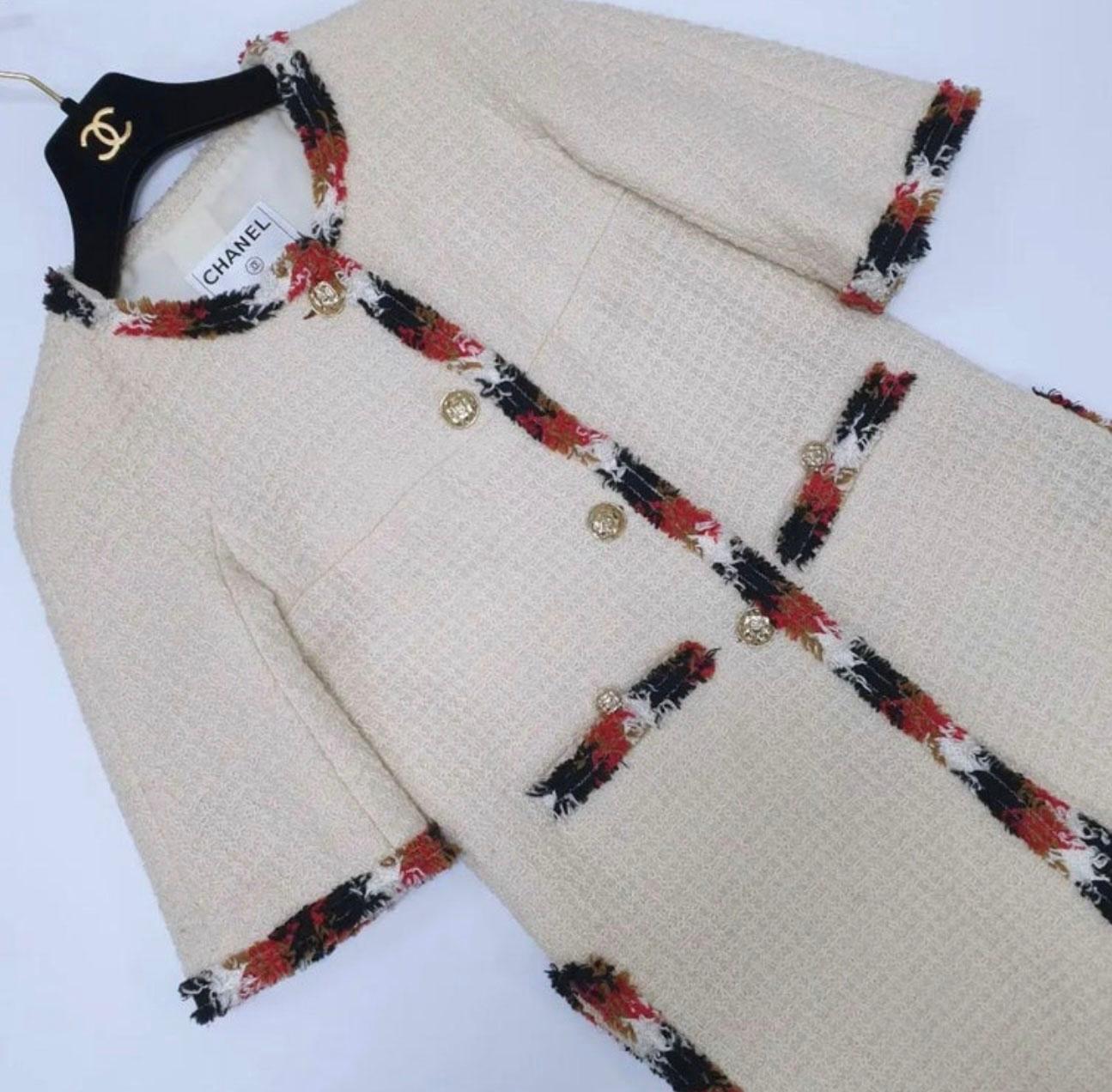 Chanel Collectible 2007 Fall Ecru Tweed Jacket 38 FR For Sale 4