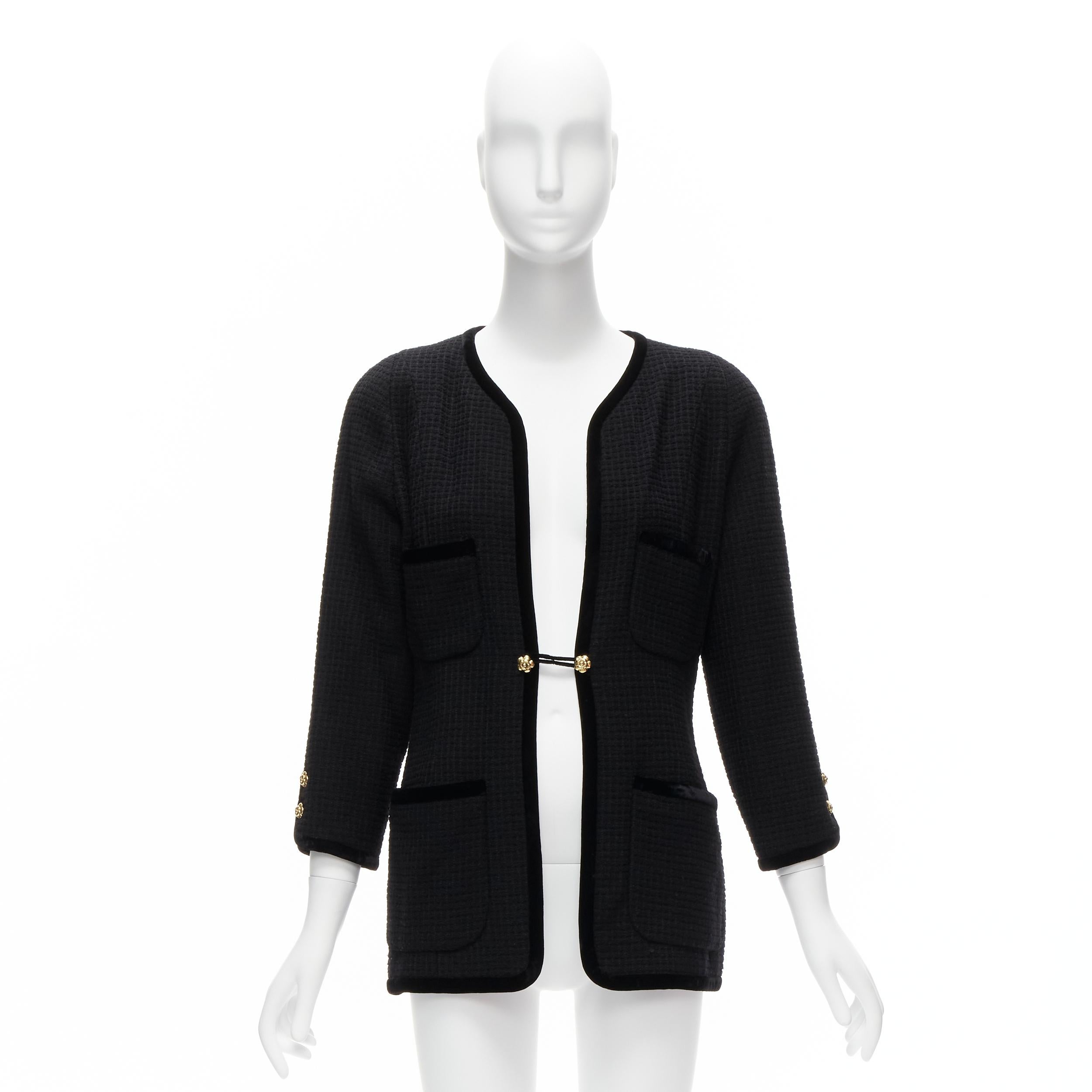 CHANEL Collection 23 1989 Vintage camellia button velvet black tweed jacket FR40 For Sale 5