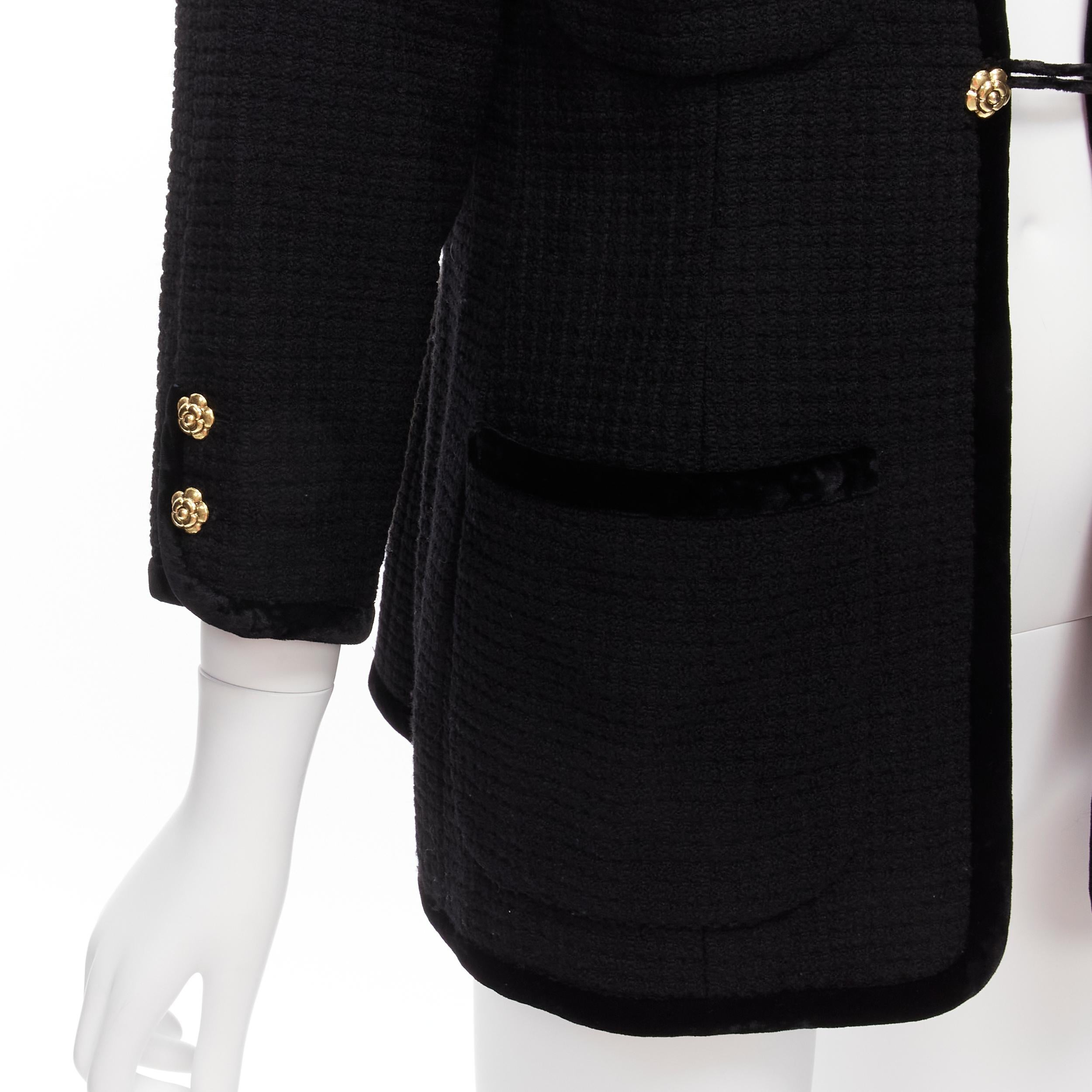 CHANEL Collection 23 1989 Vintage camellia button velvet black tweed jacket FR40 For Sale 3