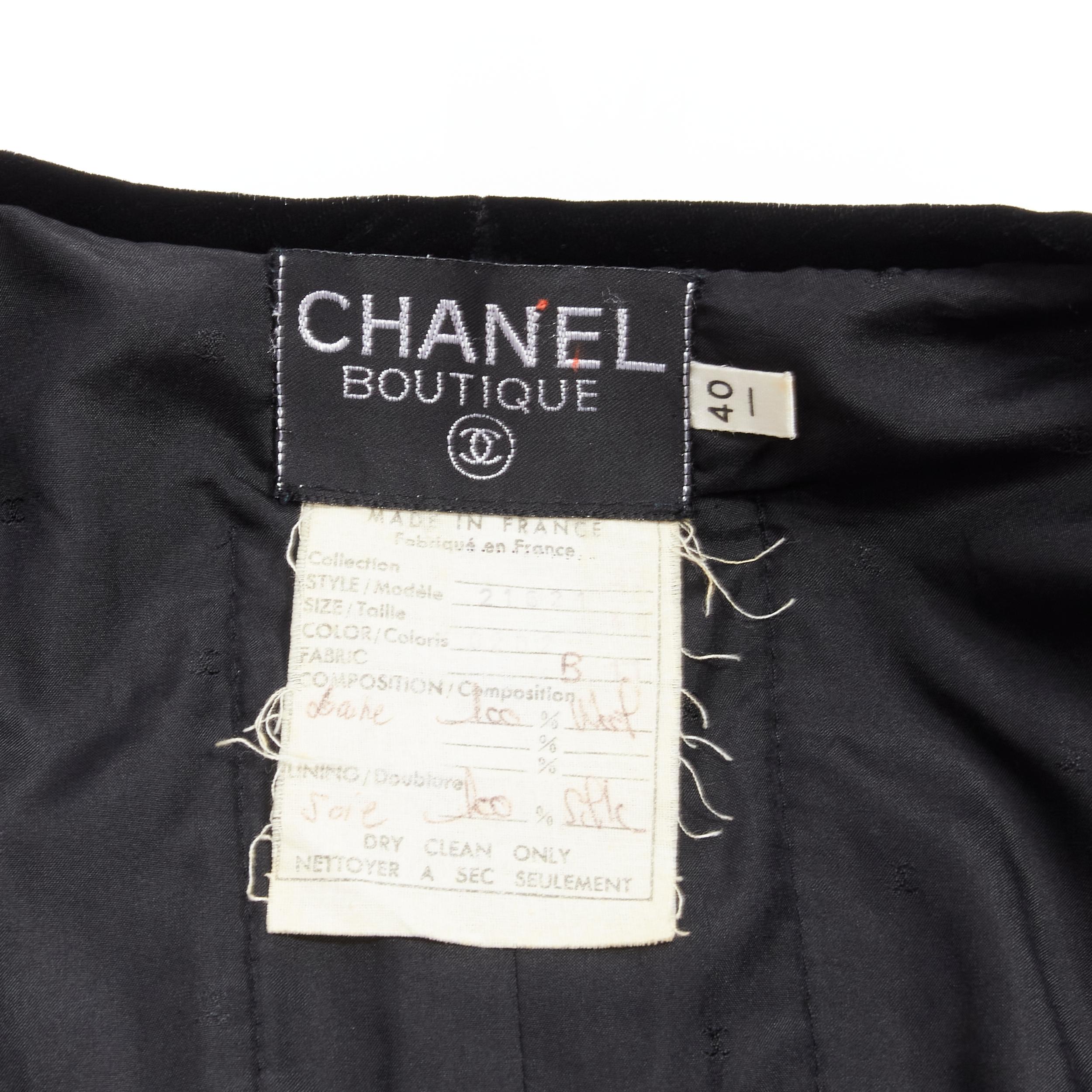 CHANEL Collection 23 1989 Vintage camellia button velvet trim tweed jacket FR40 For Sale 2