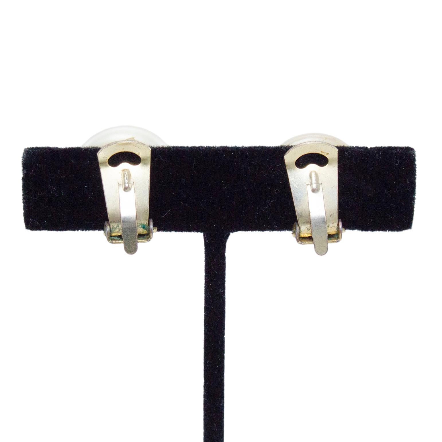 Chanel Collection 24 Faux Pearl Clip On Earrings In Good Condition In Toronto, Ontario