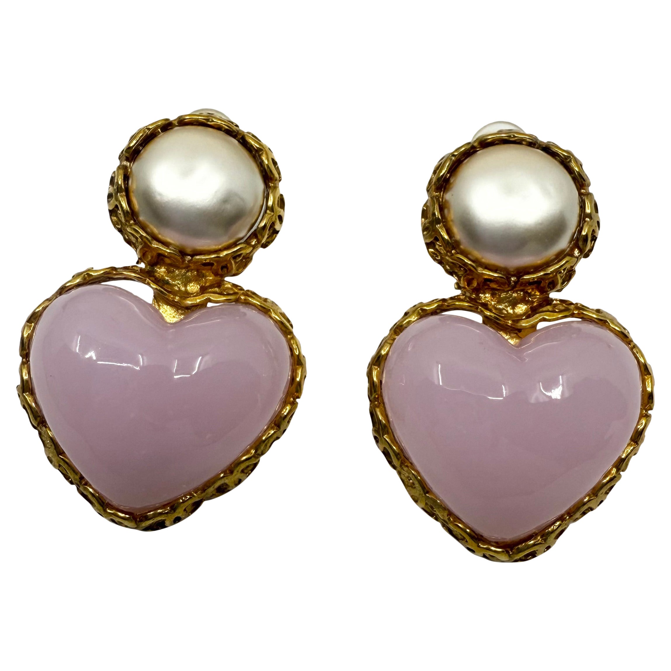 Chanel Collection'S 28 Orecchini a clip con cuore rosa Gripoix e perla, anni '90
