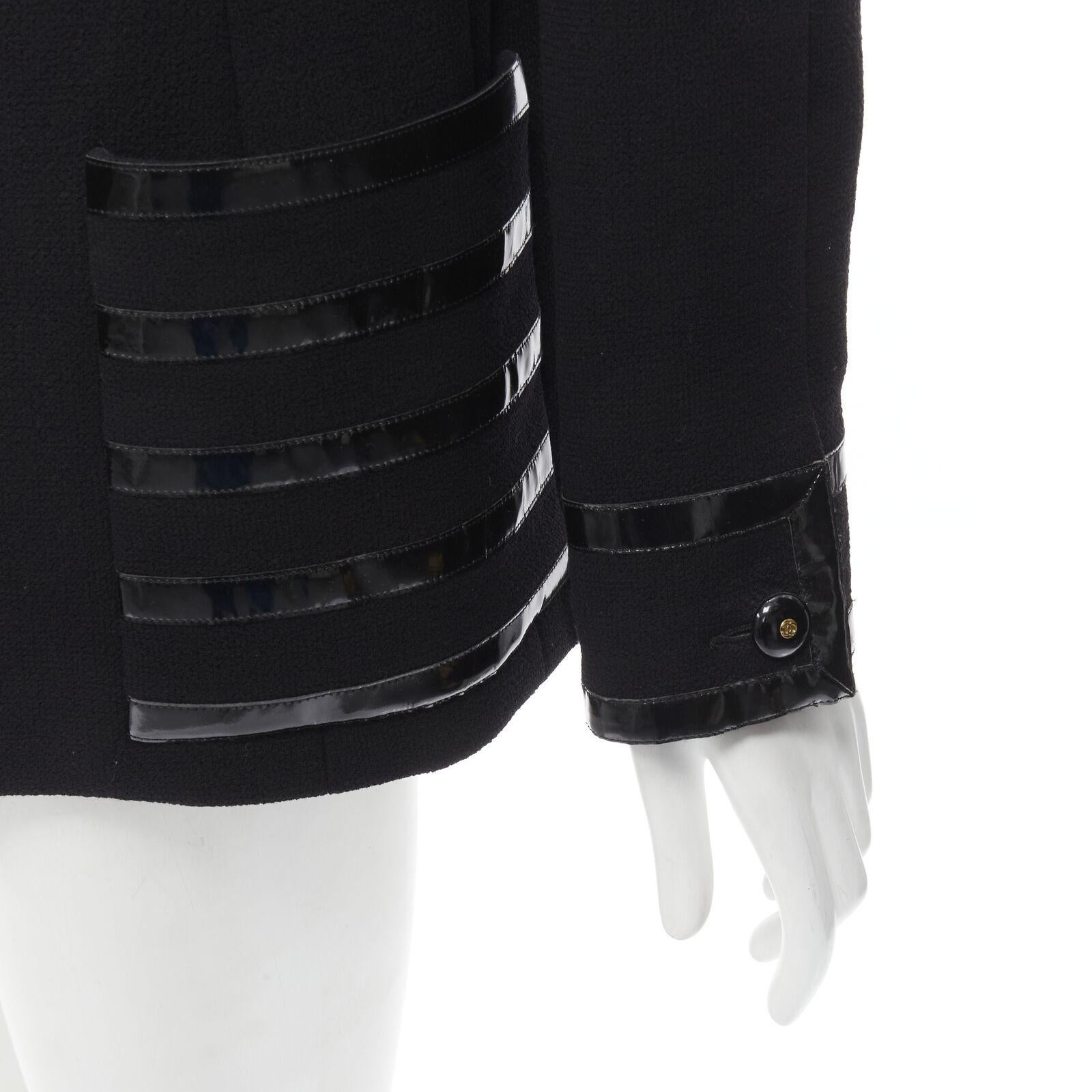 CHANEL Collection 29 92P Vintage wool crepe patent trim 4-pocket jacket FR44 2XL
Reference: BMPA/A00188
Brand: Chanel
Designer: Karl Lagerfeld
Collection: Collection 28 92P
Material: Wool
Color: Black
Pattern: Striped
Lining: Silk
Extra Details: