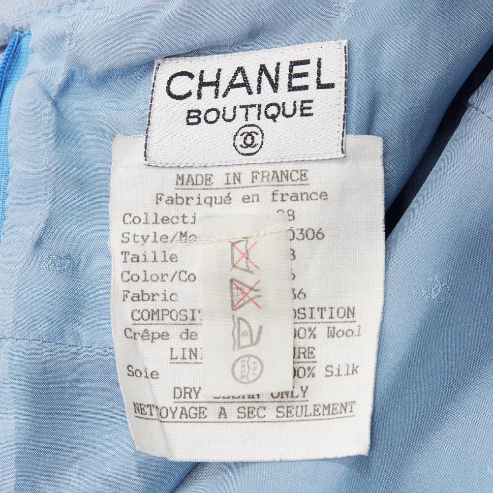 CHANEL Collection28 Mini jupe bordée de soie 100% laine bleu poudre FR38 M en vente 4