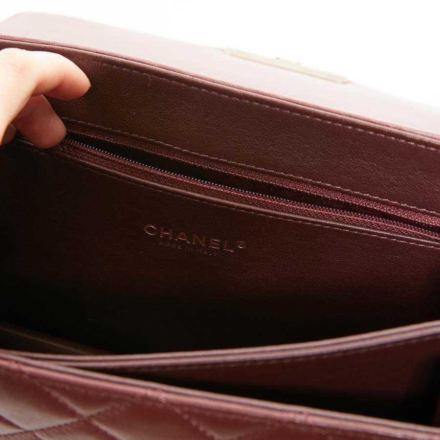 CHANEL Collector bag in burgundy leather 6