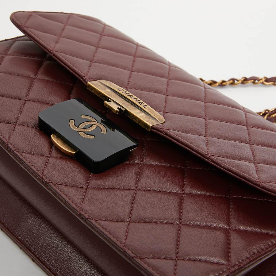 CHANEL Collector bag in burgundy leather 4