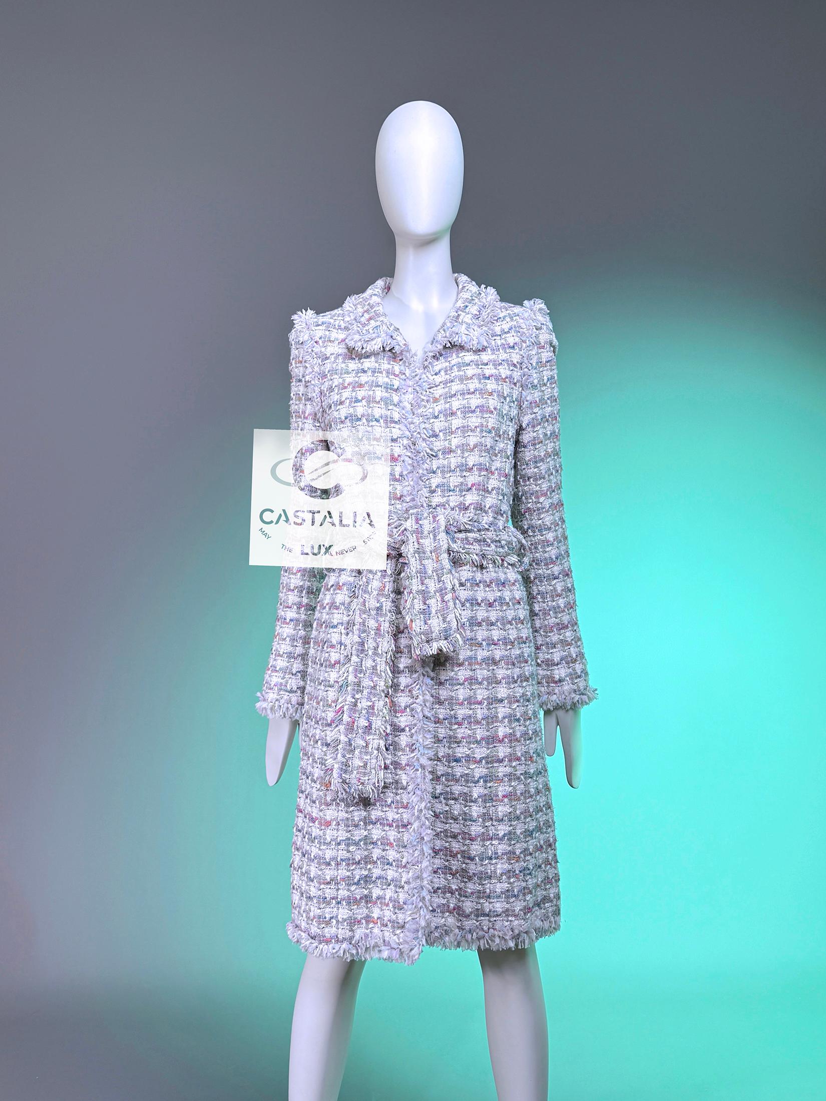 Chanel Coleccionistas 2004 Vintage Abrigo de tweed con cinturón 38 FR en venta 7