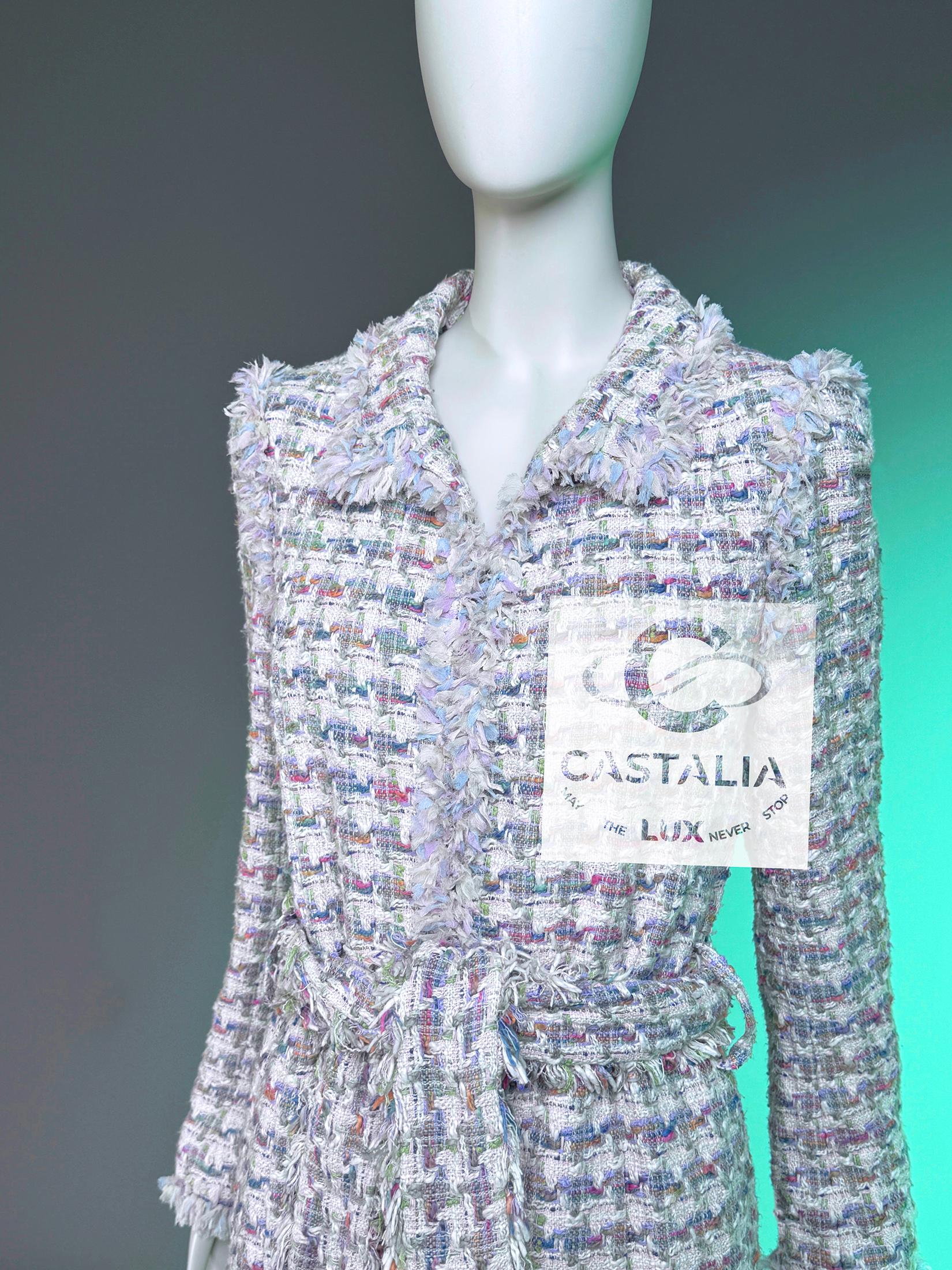 Chanel Coleccionistas 2004 Vintage Abrigo de tweed con cinturón 38 FR en venta 8