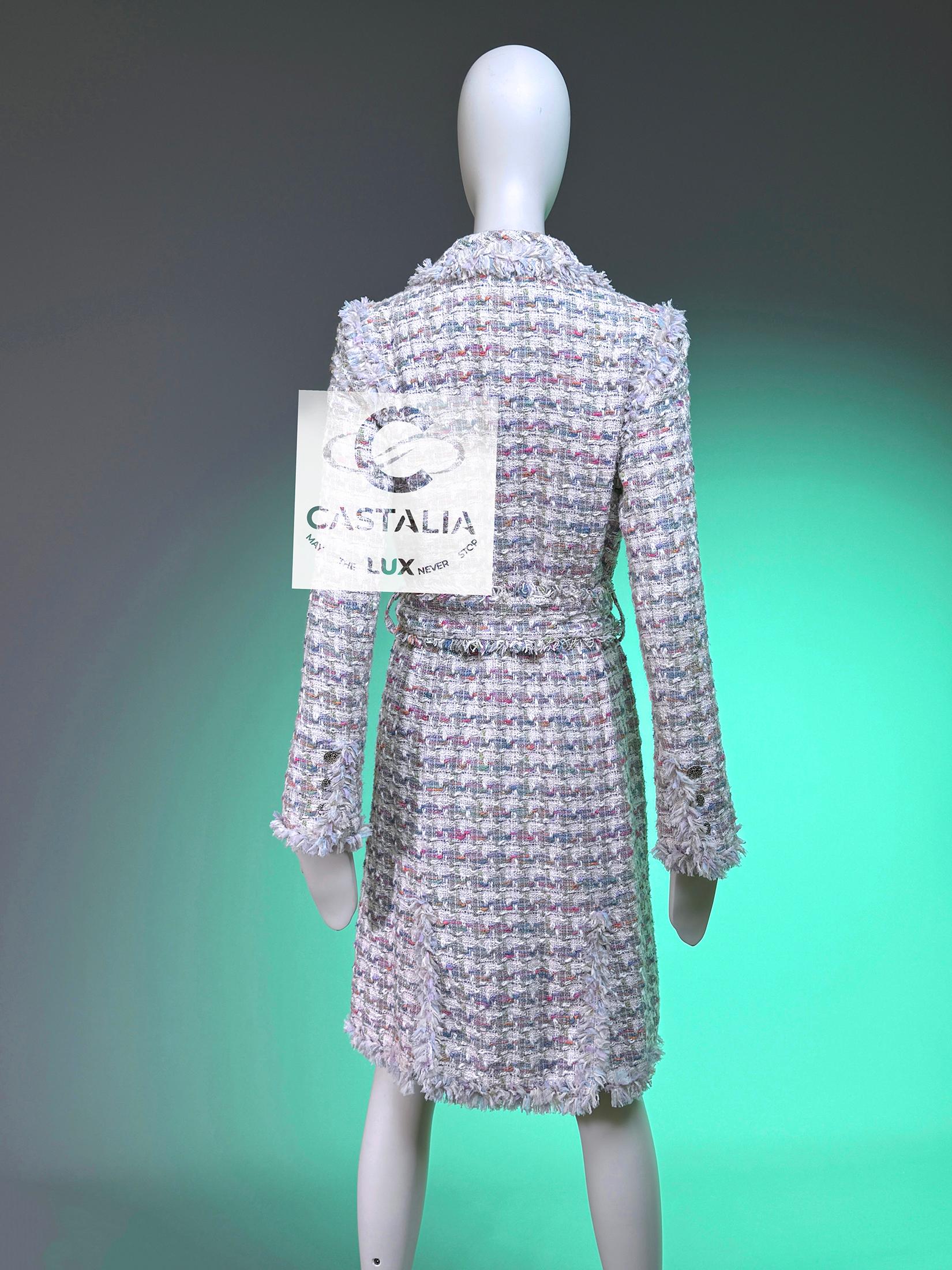 Chanel Coleccionistas 2004 Vintage Abrigo de tweed con cinturón 38 FR en venta 12