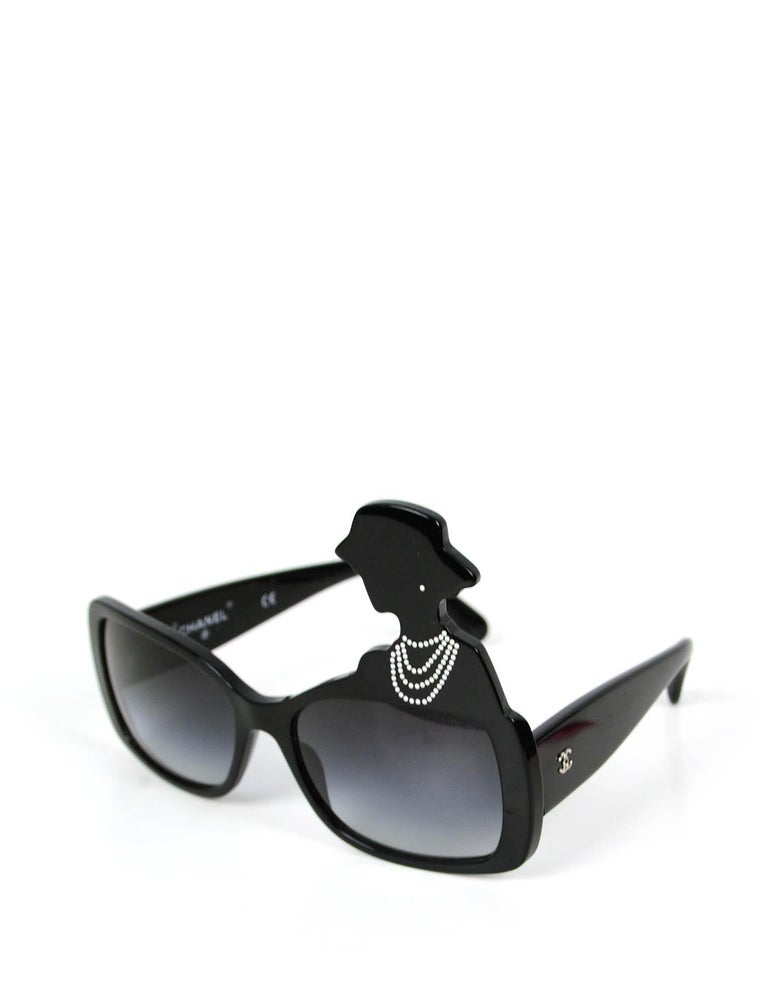 Chanel COLLECTOR'S 2013 Black Acetate Coco Silhouette Sunglasses In Excellent Condition For Sale In New York, NY