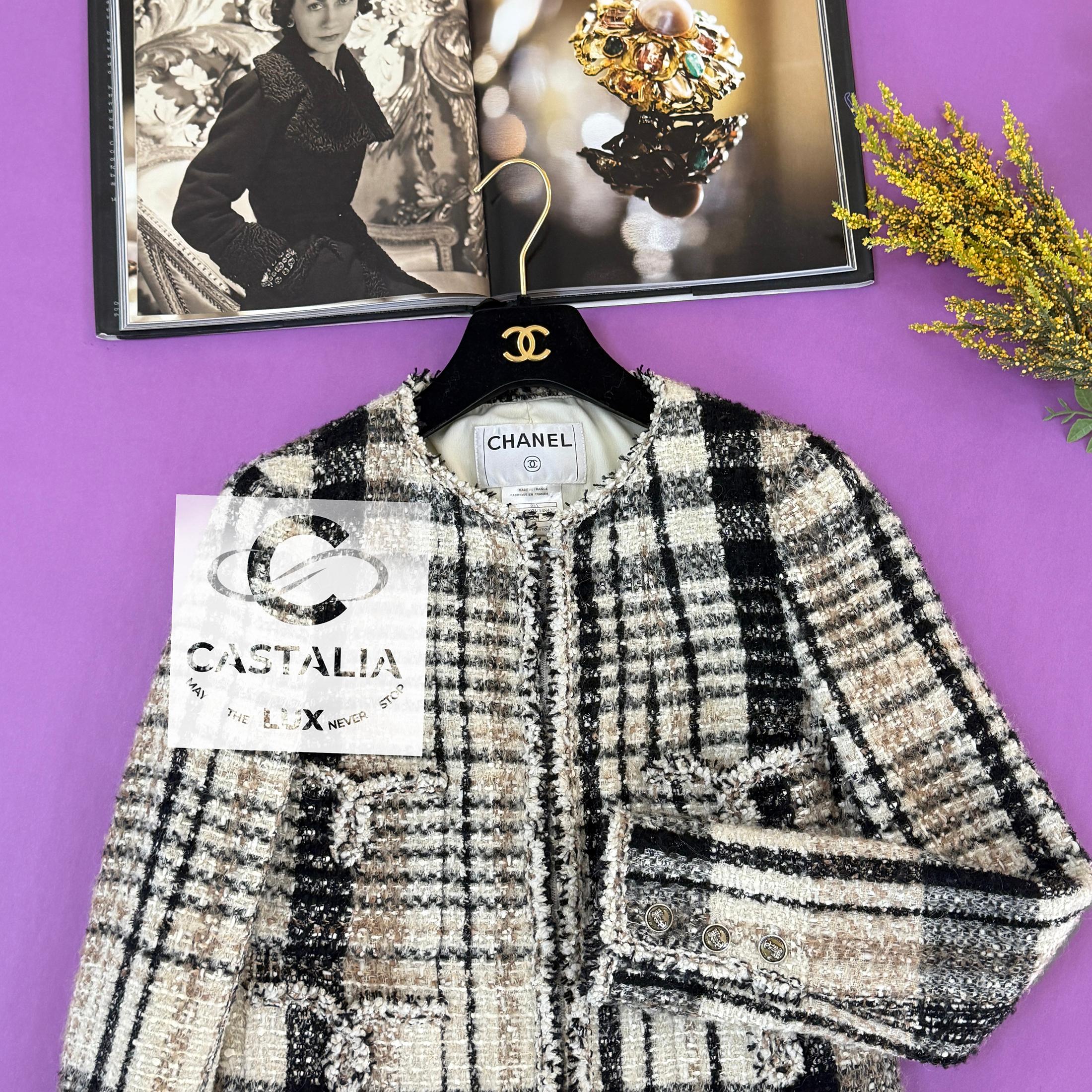 Chanel Sammler Beige schillernde Tweed-Jacke 34 FR im Angebot 8
