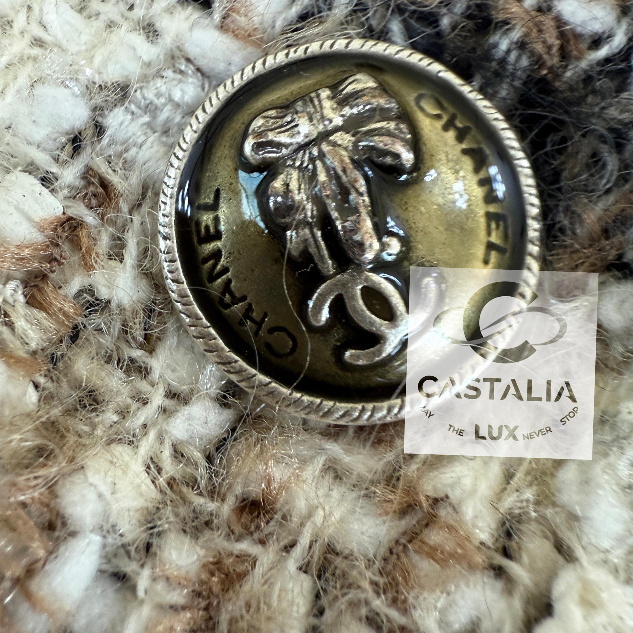 Chanel Collectors Beige Iridescent Tweed Jacket 34 FR en vente 5