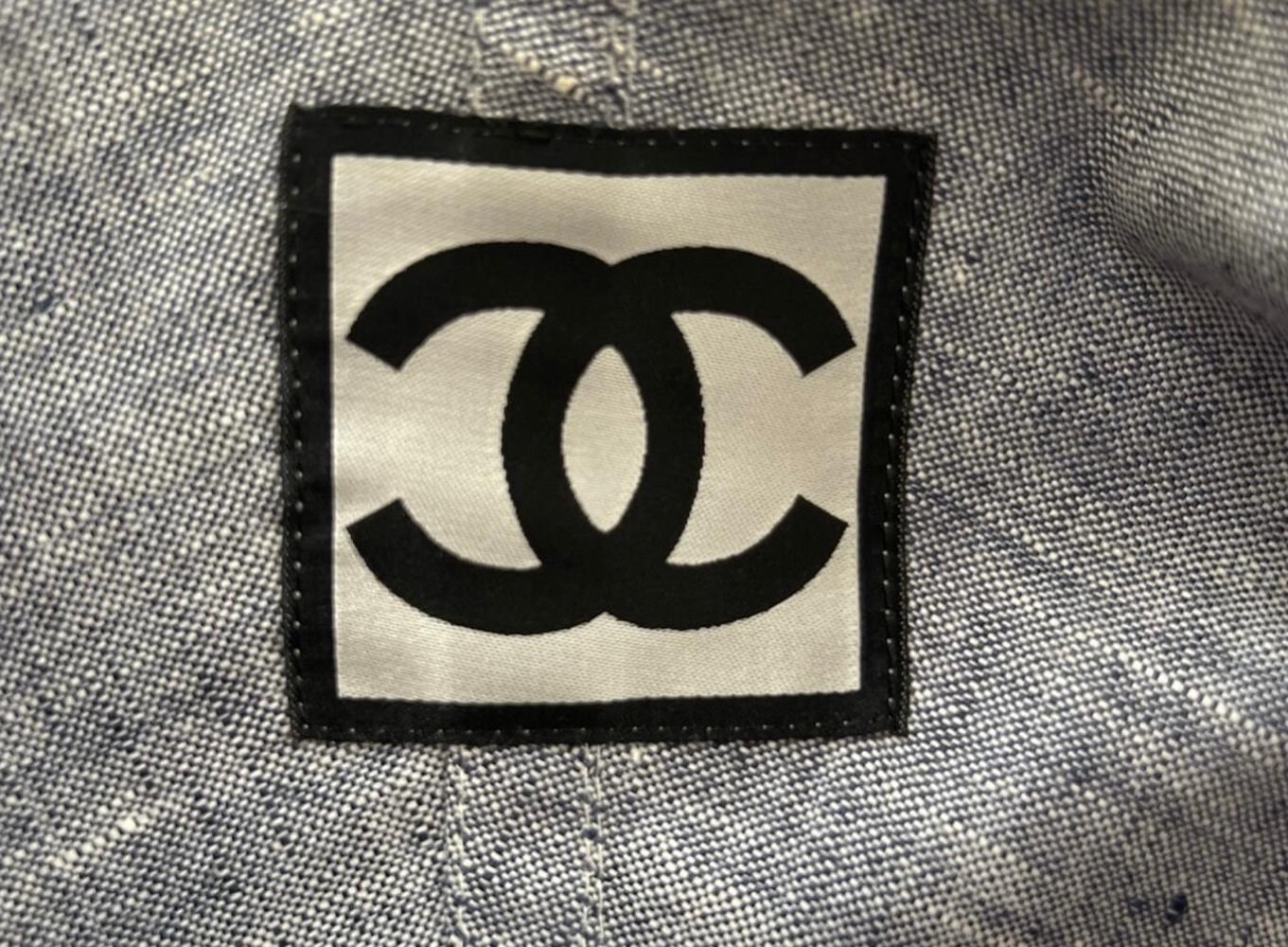 Chanel Sammlerstücke Blauer Parka-Mantel aus Denim mit Gürtel im Angebot 3