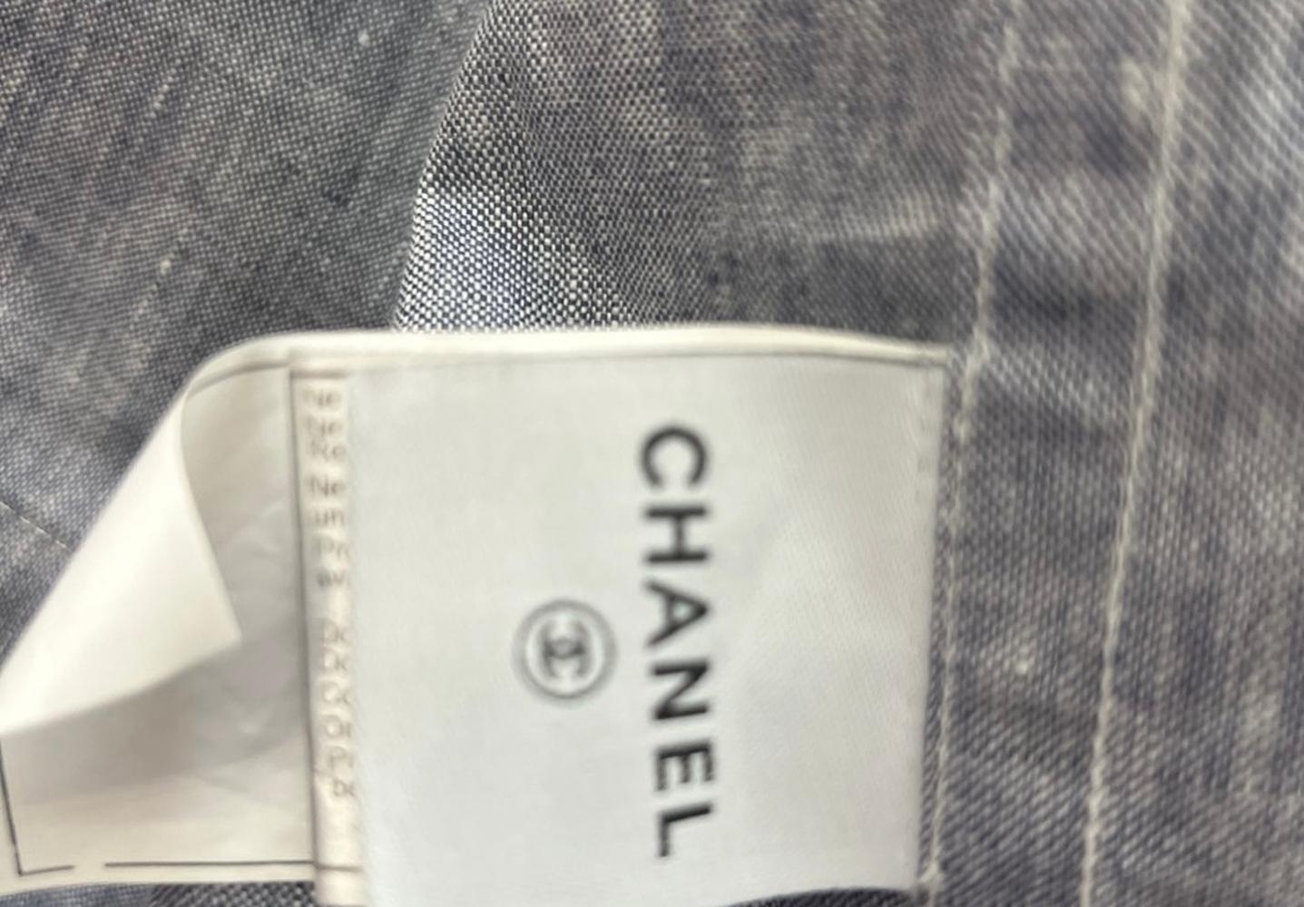 Chanel Sammlerstücke Blauer Parka-Mantel aus Denim mit Gürtel im Angebot 4