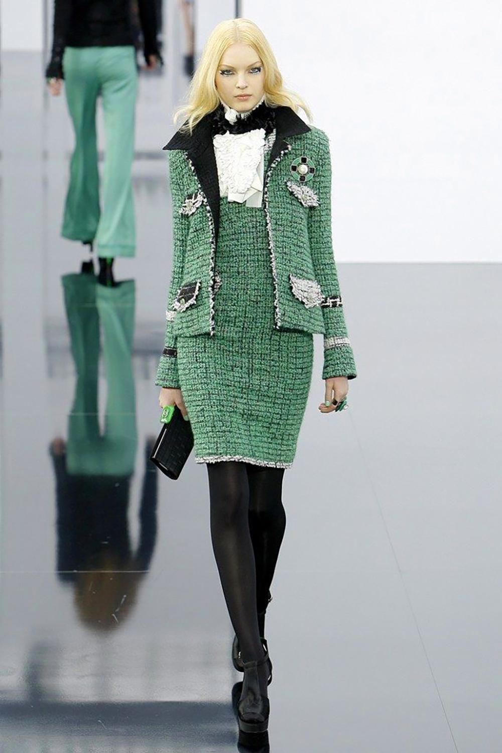 Women's or Men's Chanel Collectors Emerald Green Tweed Dress 36