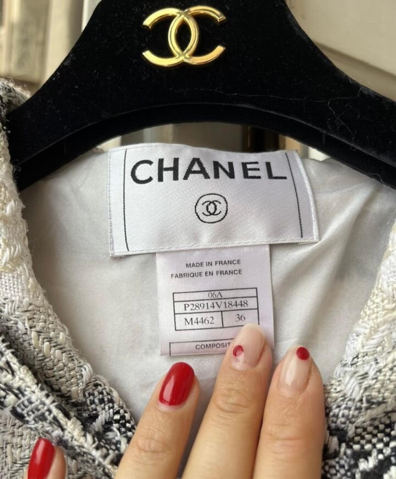 Chanel Sammlerstücke Tweed-Jacke mit Fransen im Angebot 1