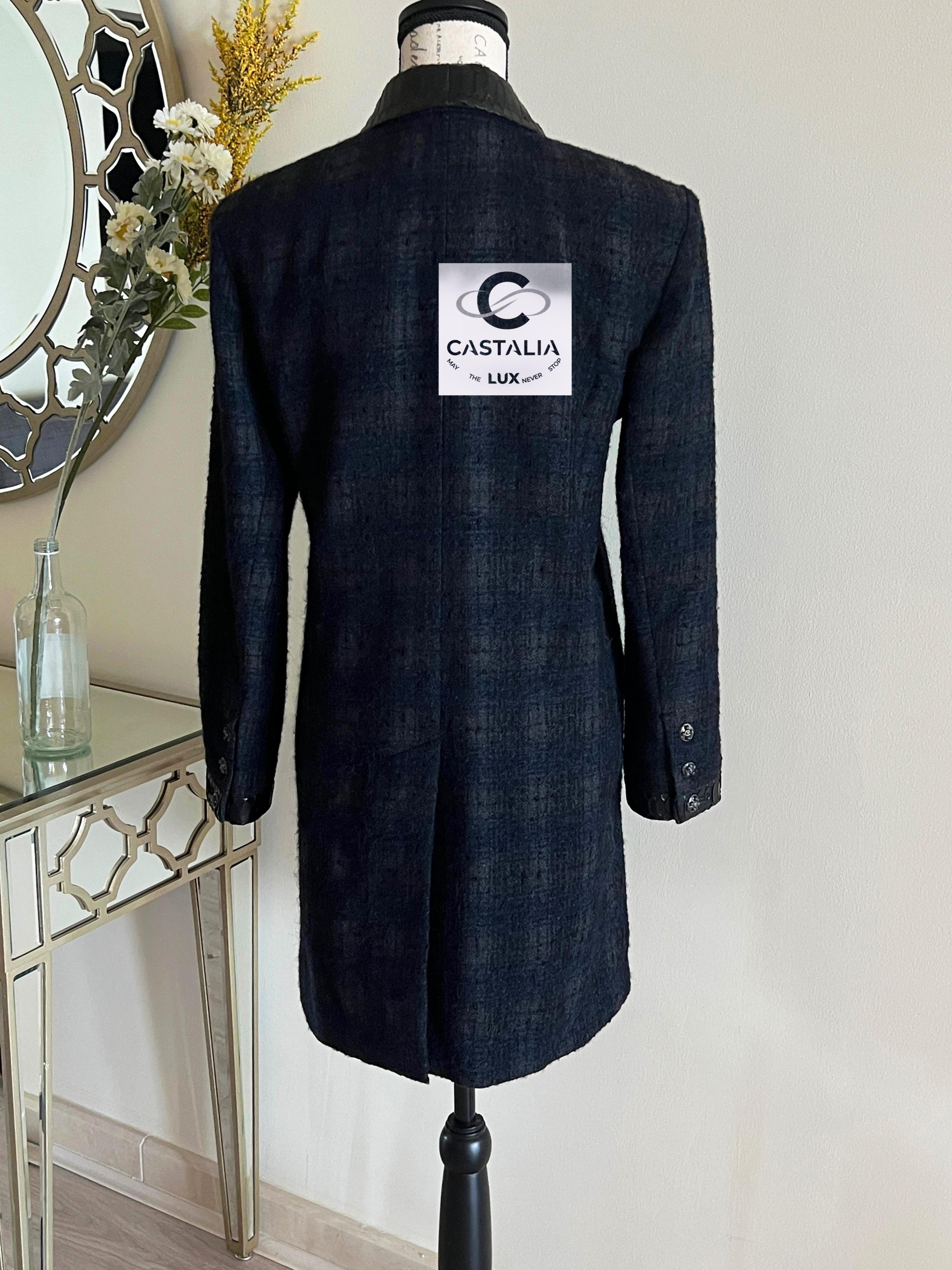 Manteau de collection Chanel Paris / Édimbourg Gripoix boutons en tweed en vente 9