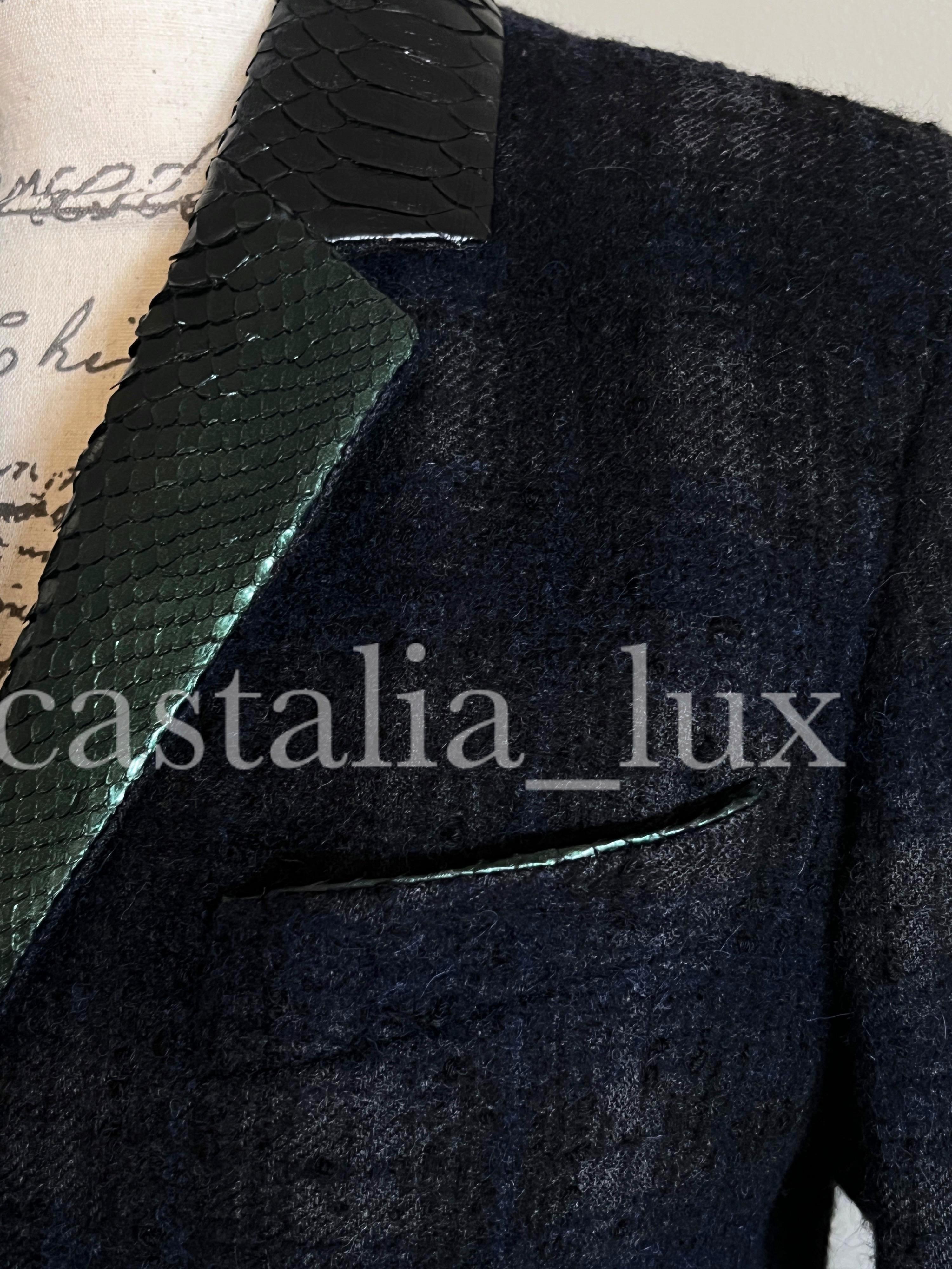 Chanel Sammler Paris / Edinburgh Gripoix Buttons Tweed-Mantel mit Knöpfen  im Angebot 12