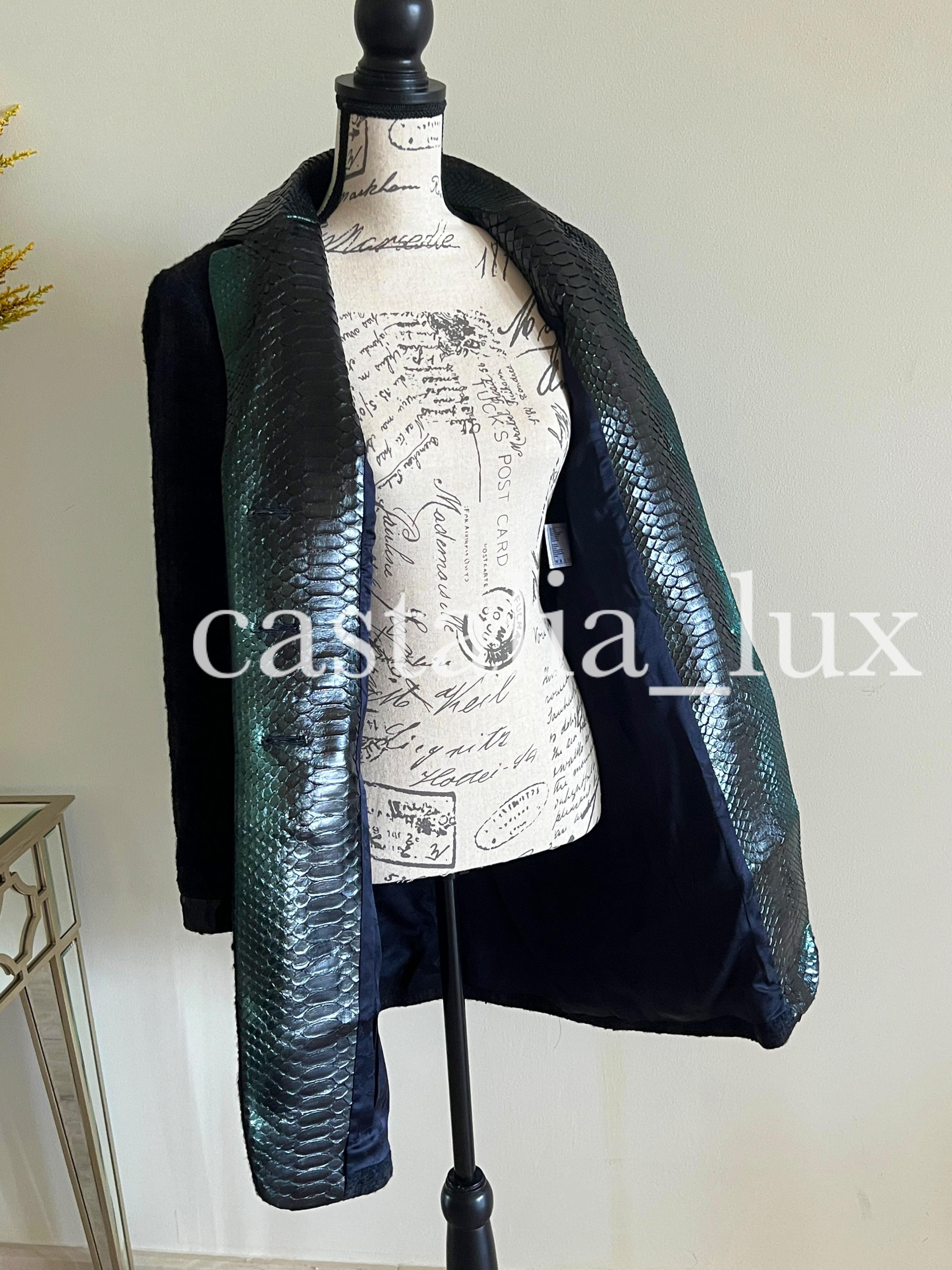 Chanel Sammler Paris / Edinburgh Gripoix Buttons Tweed-Mantel mit Knöpfen  im Angebot 1