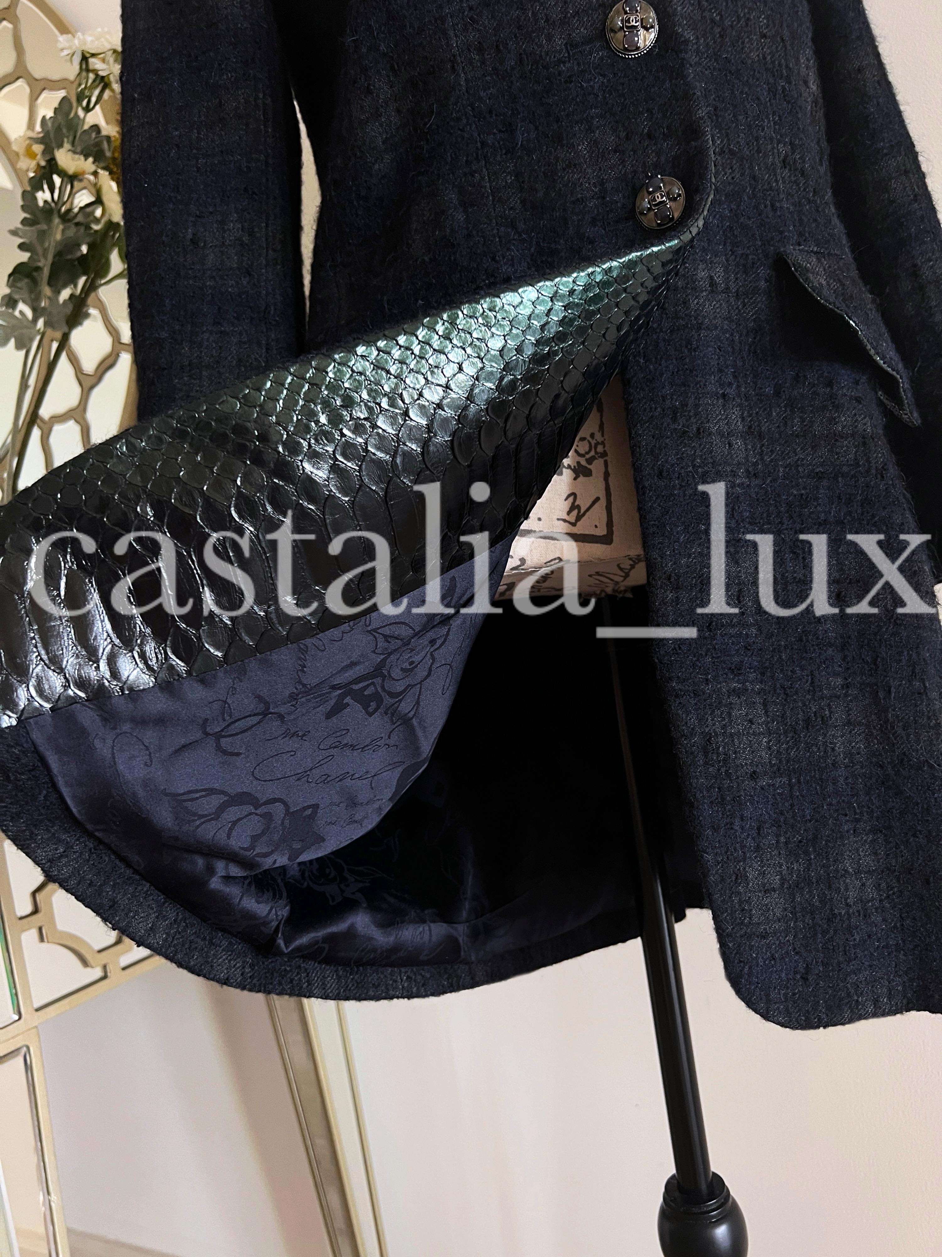 Chanel Sammler Paris / Edinburgh Gripoix Buttons Tweed-Mantel mit Knöpfen  im Angebot 4
