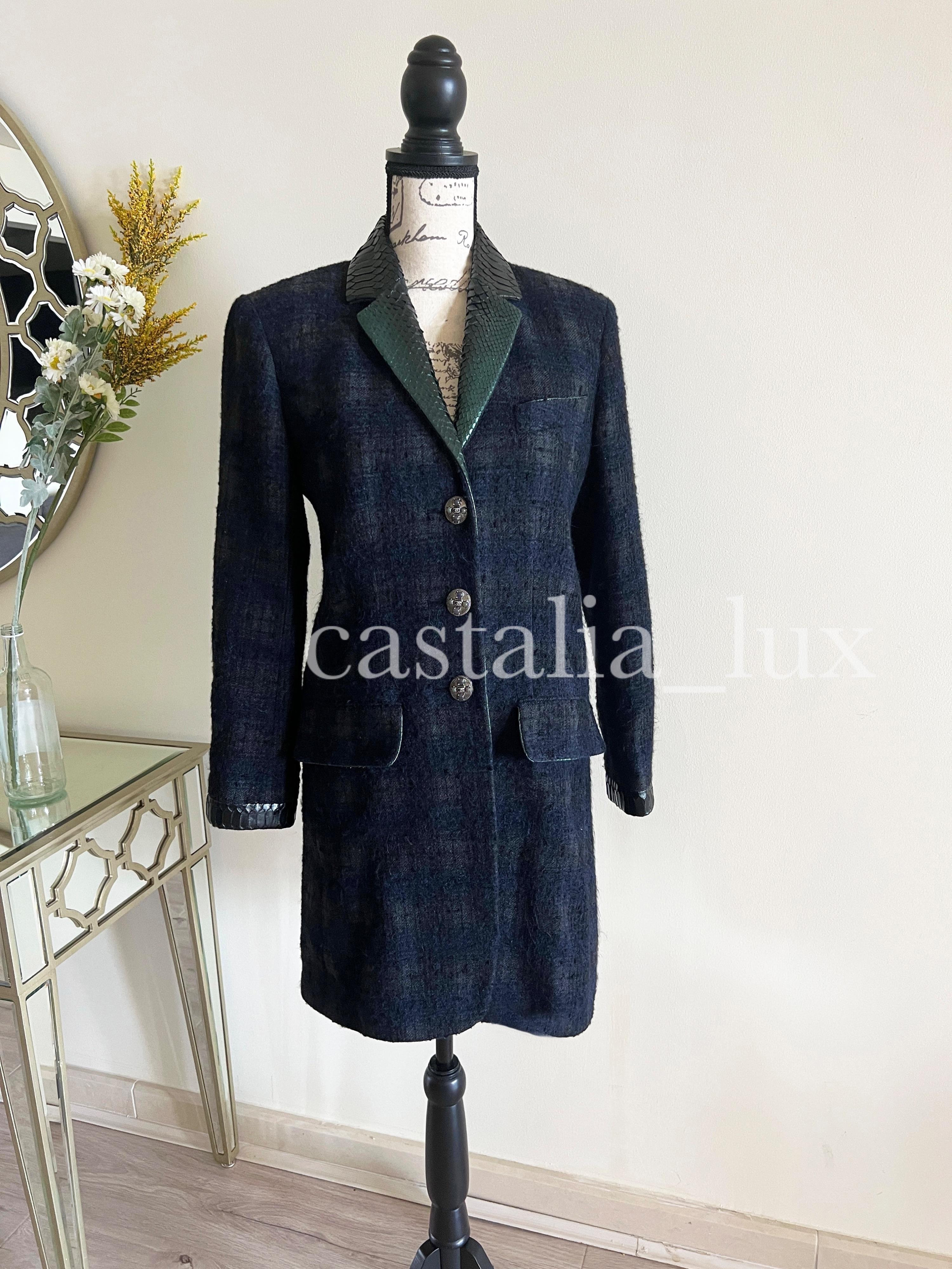 Chanel Collectors Paris / Edinburgh Gripoix Buttons Tweed Coat  For Sale 5