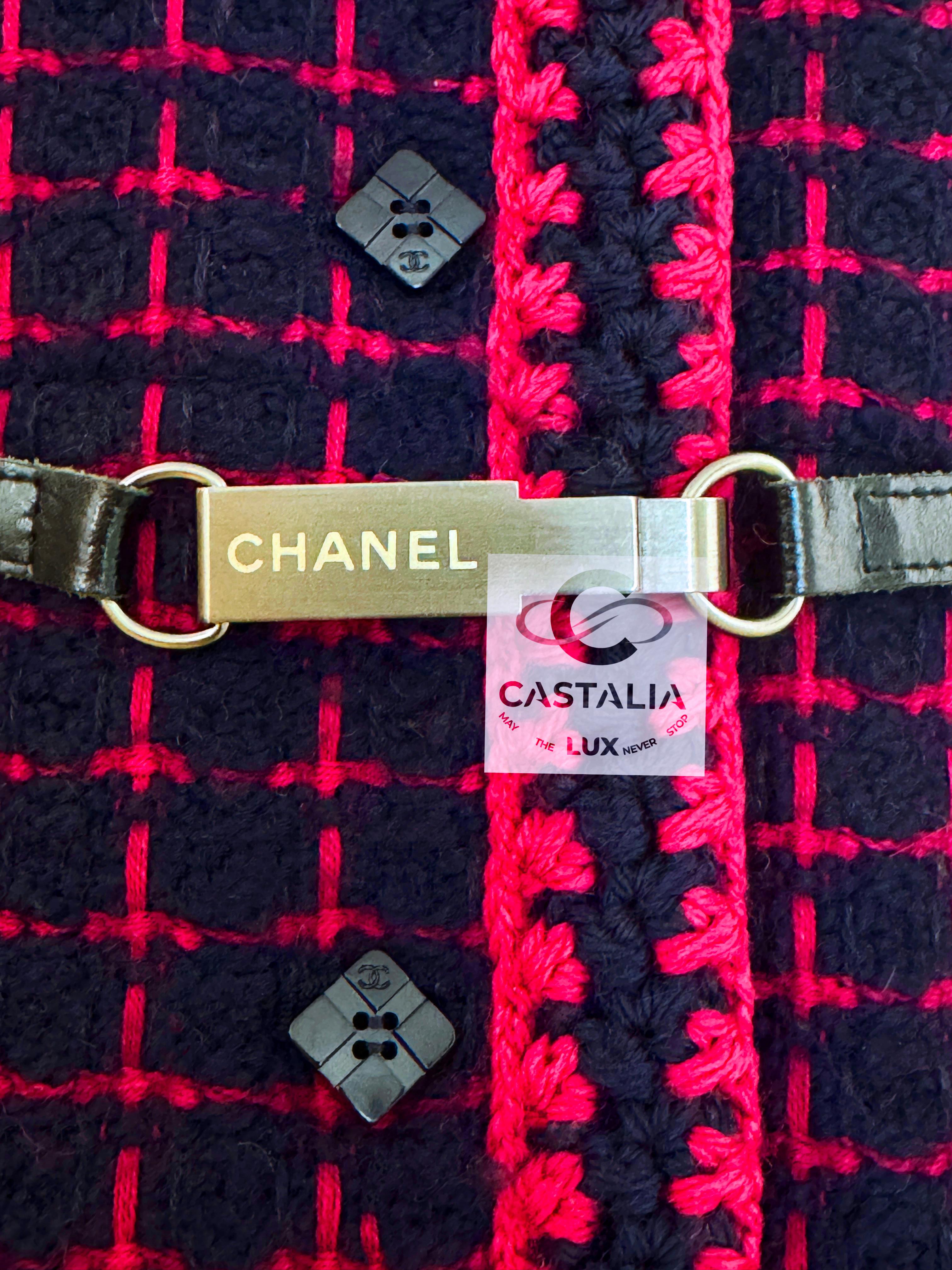 Chanel Collectors Vintage Tweed Coat with Logo Belt For Sale 4