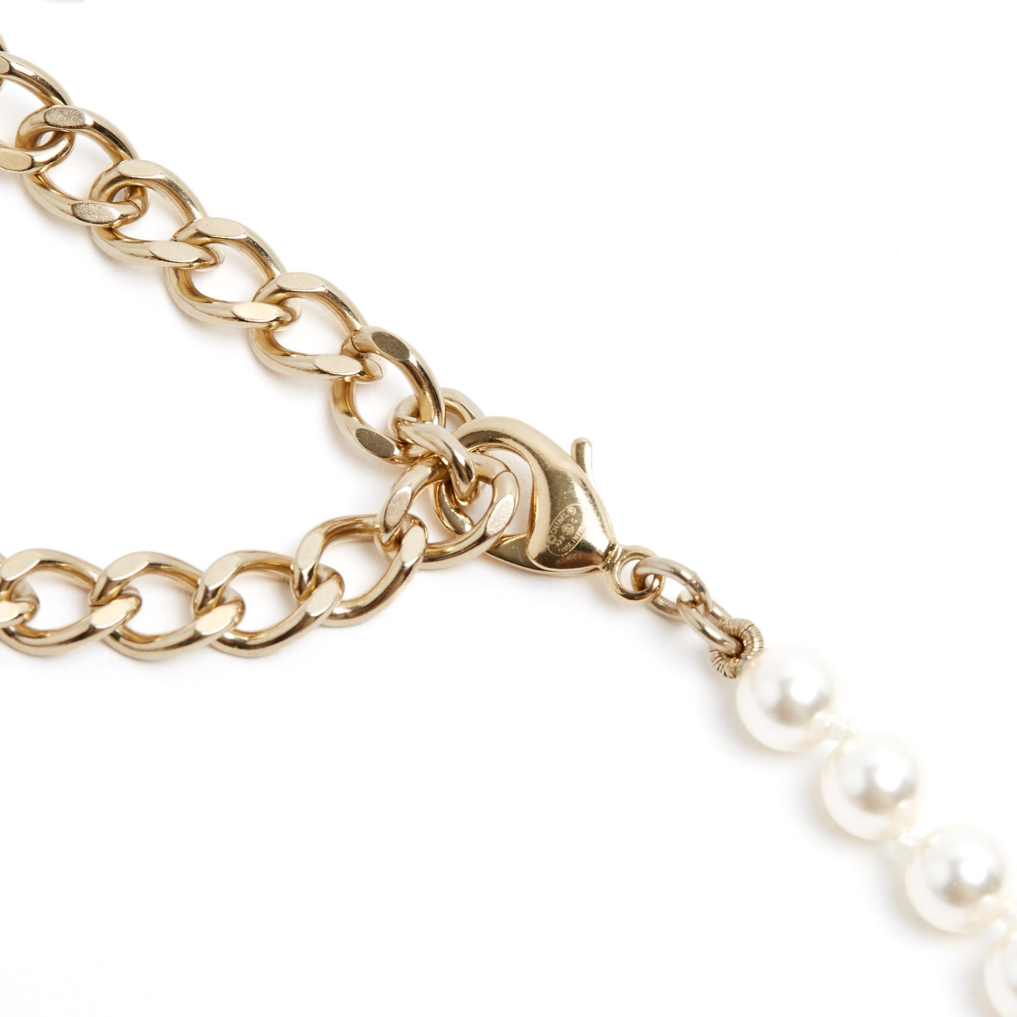 Chanel Collier Perle 2022 Kristall CC und Phantasie Perlen Choker Halskette für Damen oder Herren im Angebot
