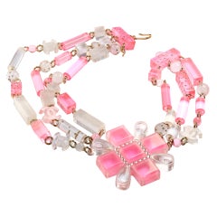 Chanel Collier d'éléments en lucite rose et transparente, années 2000
