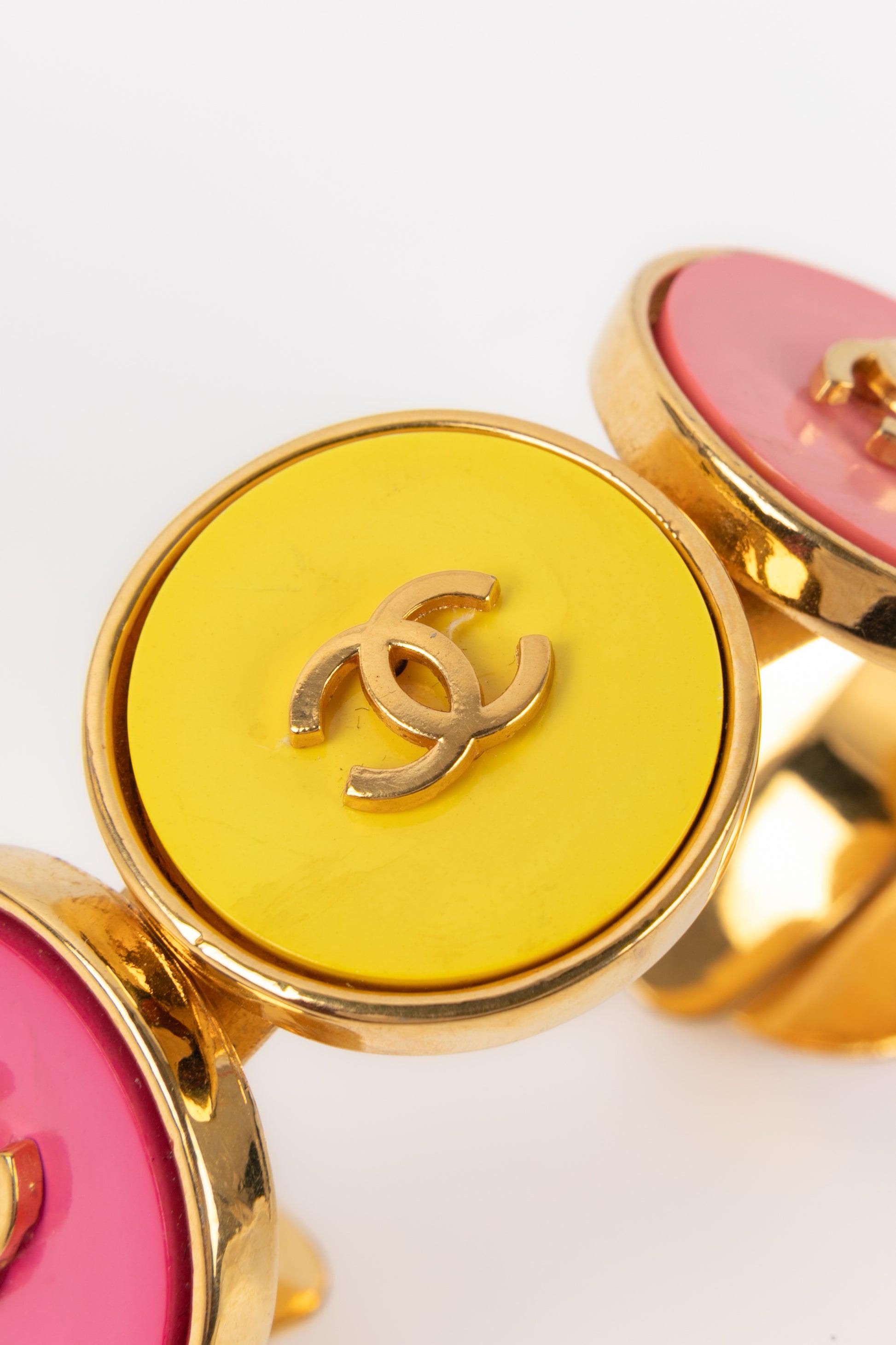 Bracciale colorato Chanel con logo CC, anni '90 in vendita 2