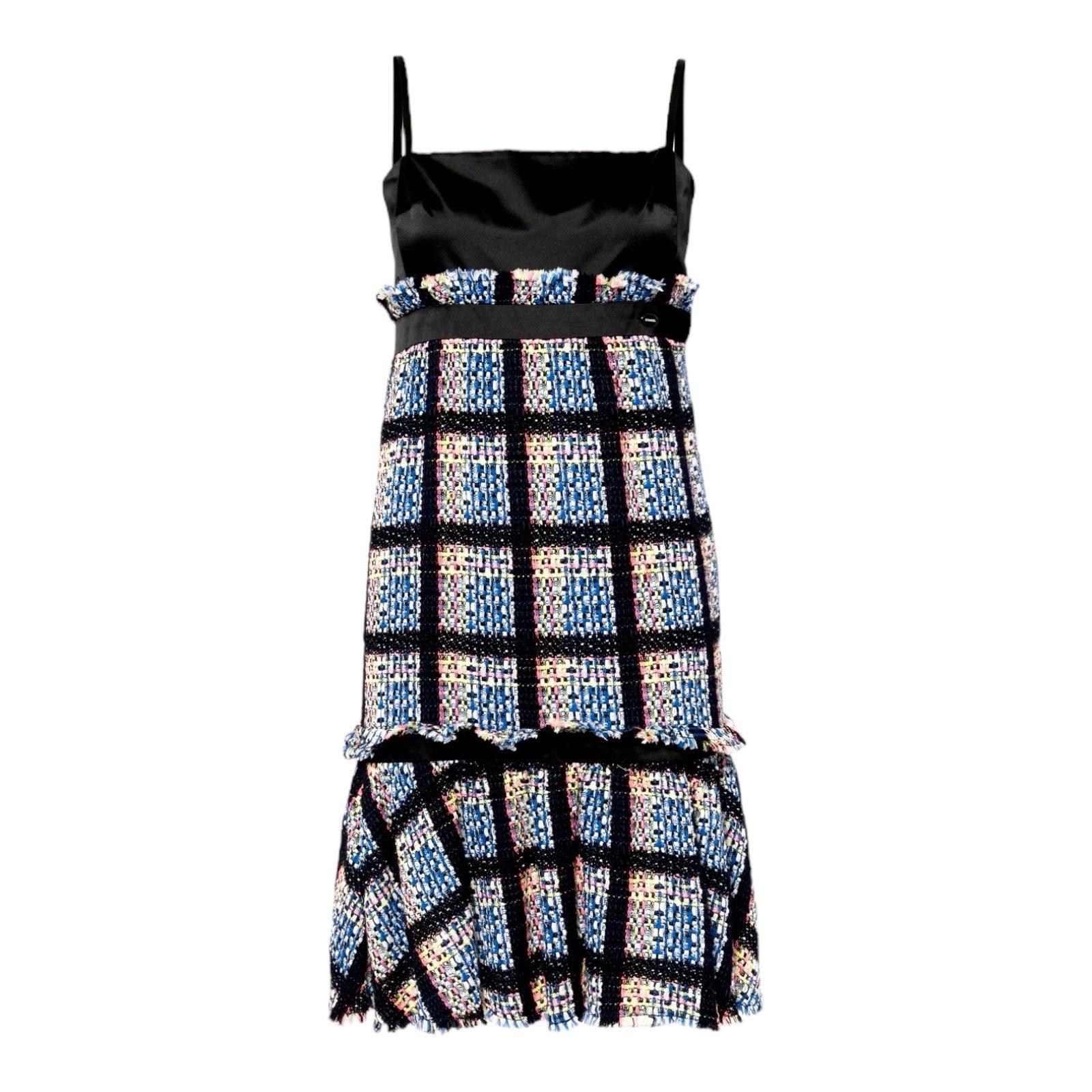CHANEL Vestido de tweed fantasía de colores con ribetes de seda negra 38 Negro en venta