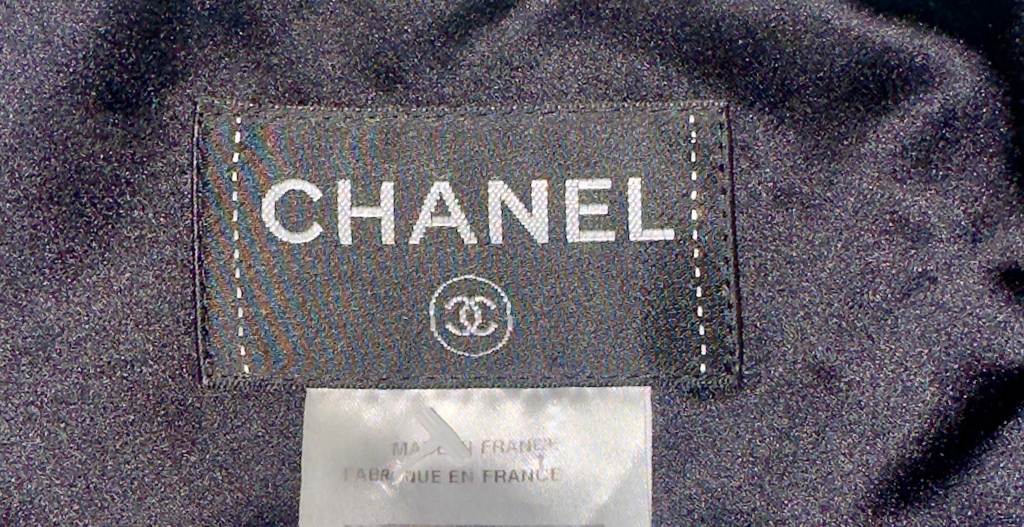 CHANEL Vestido de tweed fantasía de colores con ribetes de seda negra 38 en venta 5
