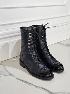 Chanel Combat boots with CC logo! Eu 40, Stunning laceup boots to elevate look.