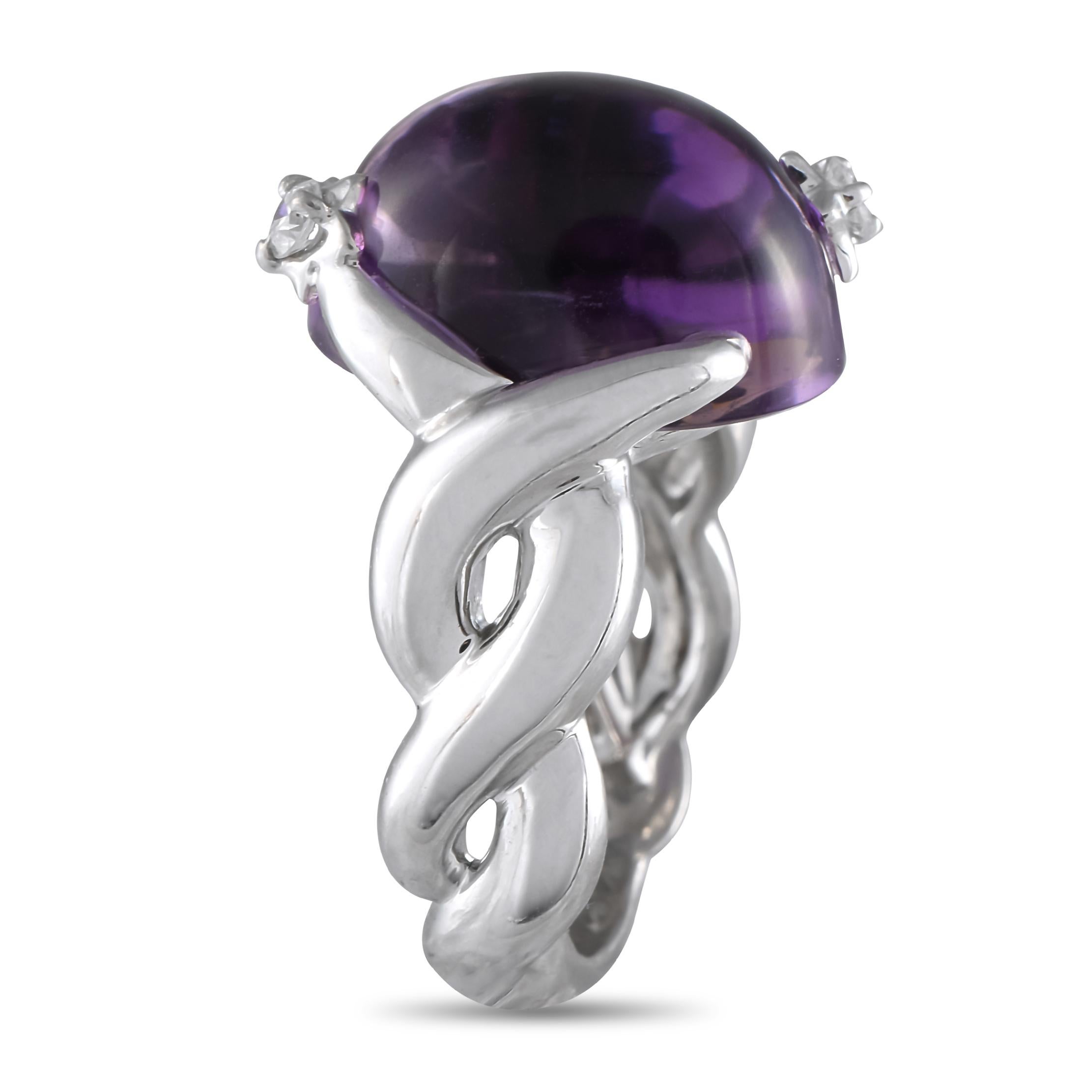 Like all pieces from the Chanel Comete collection, this radiant ring is celestially inspired. The bold 18K White Gold setting comes to life thanks to sparkling stars. At the center, a round Amethyst stone adds a stylish pop of color. It features a
