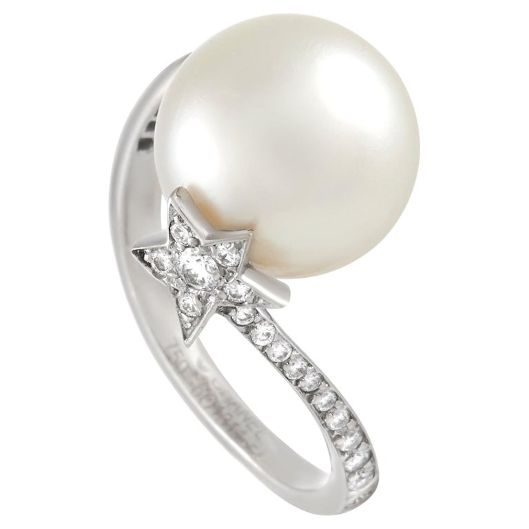 Chanel Comète 18K White Gold Diamond and Pearl Ring For Sale at 1stDibs