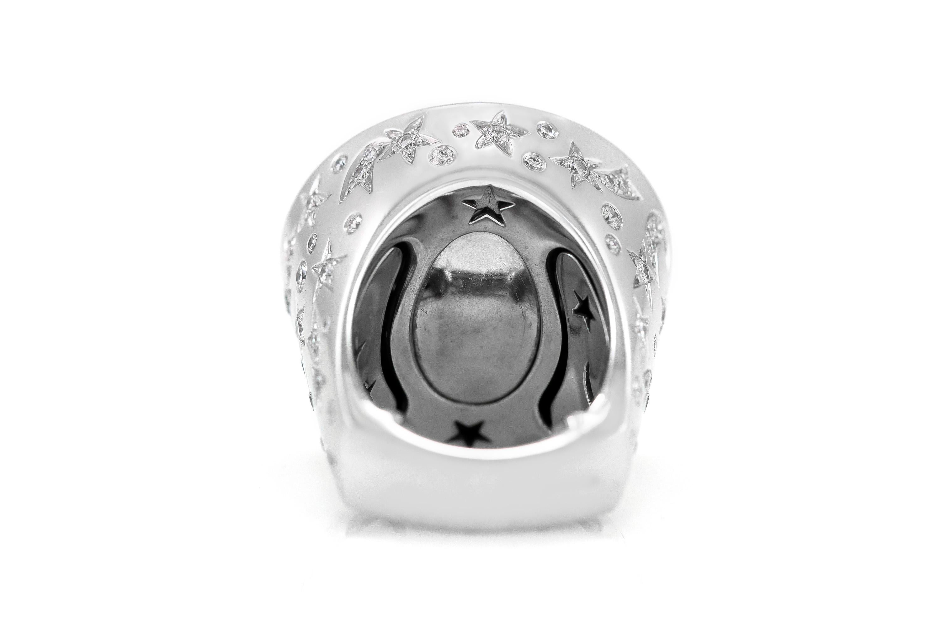 The beautiful chanel ring is finely crafted in 18k white gold with diamonds weighing approximately total of 1.72 and sapphires weighing approximately total of 5.67 carat.
Beautiful ring from the 
