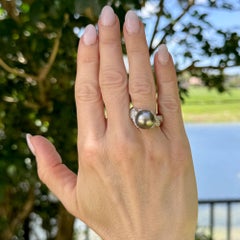 Chanel Comète Tahitian Black Pearl Diamond 18 Karat White Gold Cocktail Ring