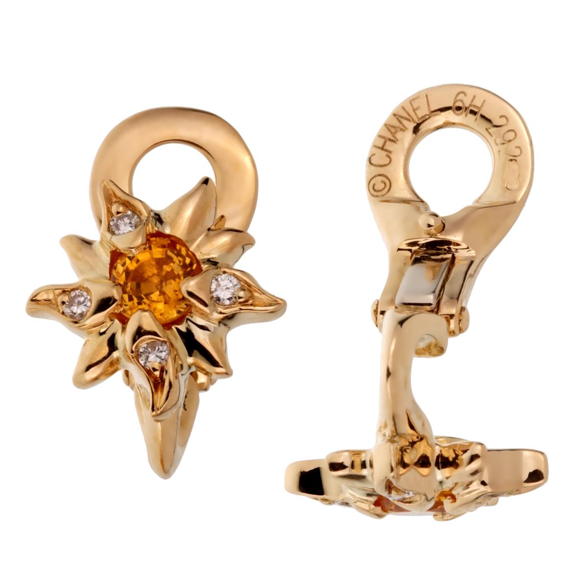 A chic set of Chanel Comete earrings featuring yellow sapphires and round brilliant cut diamonds in 18k yellow gold.

Earring Width: .49