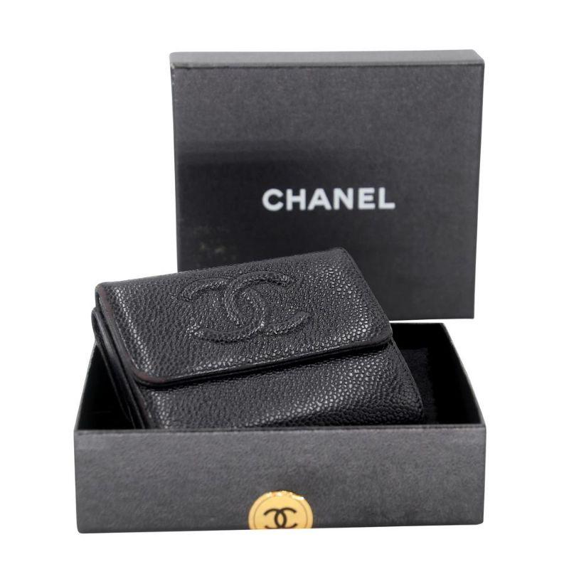 Nero Portafoglio Chanel Compact Bifold in pelle Caviar CC-0624N-0013 in vendita