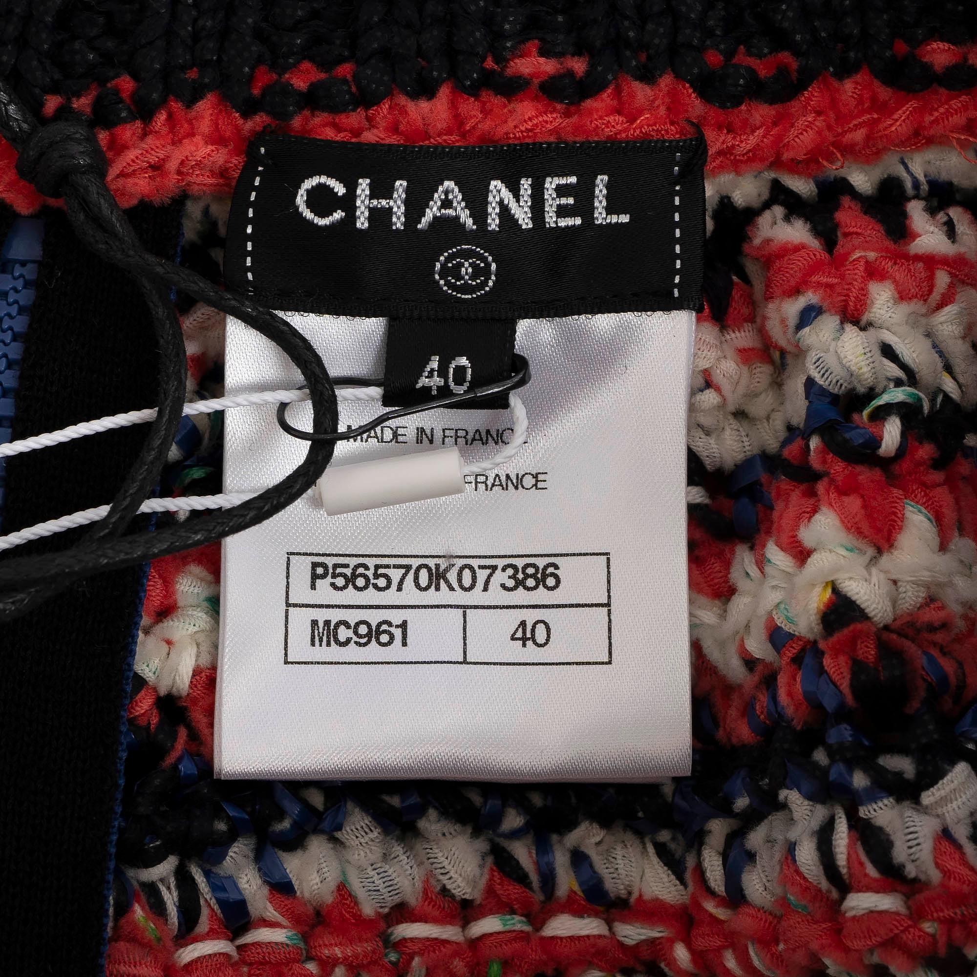CHANEL coral & blue cotton 17S STRIPED CHAIN TRIM KNIT Skirt 40 M For Sale 2